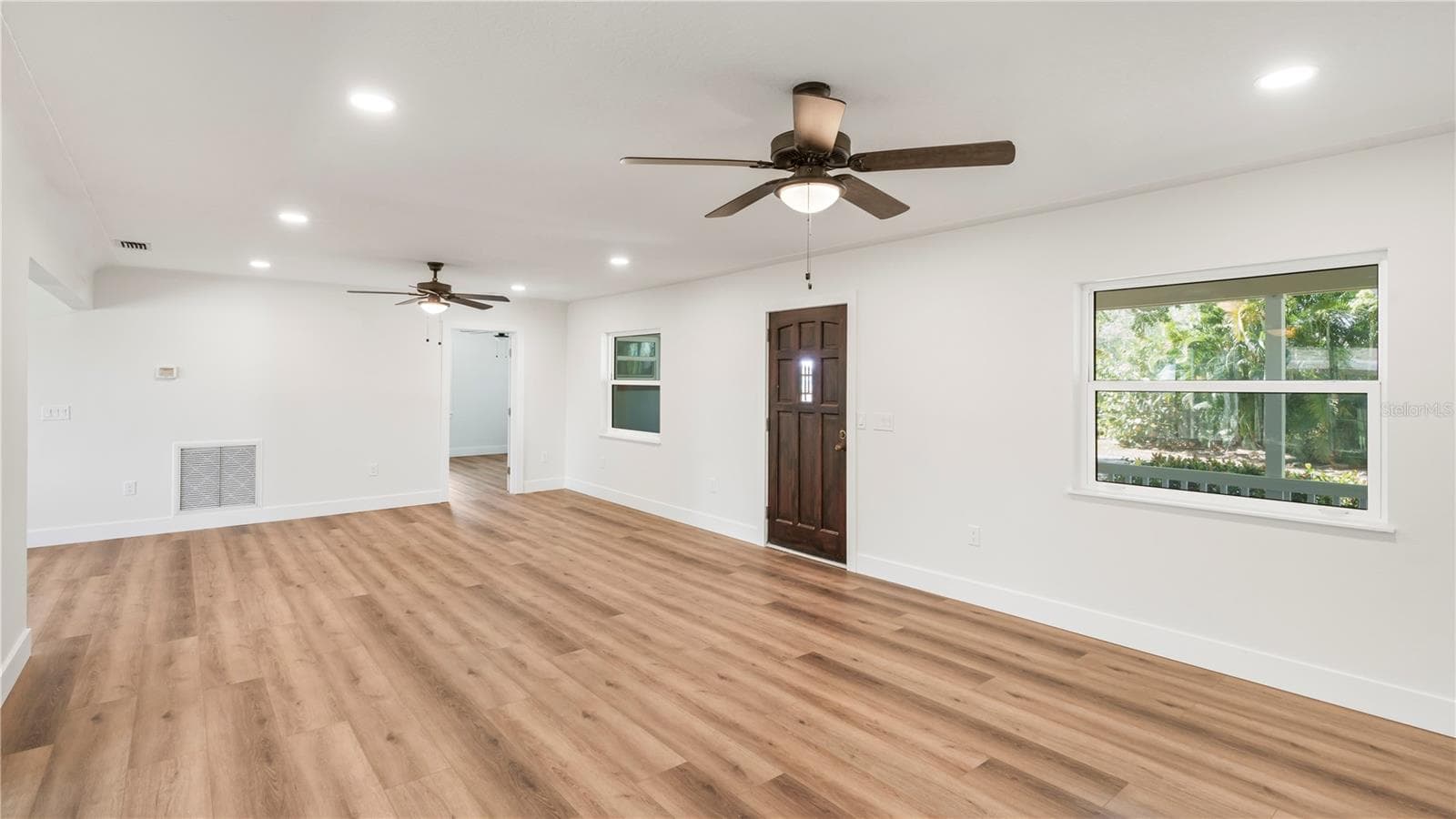 Single Family Residence at 4725 DEL RIO WAY S, GULFPORT, photo 13 of 53