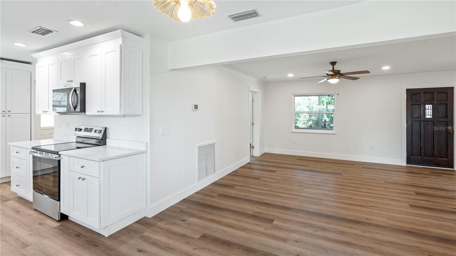 Single Family Residence at 4725 DEL RIO WAY S, GULFPORT, photo 21 of 53
