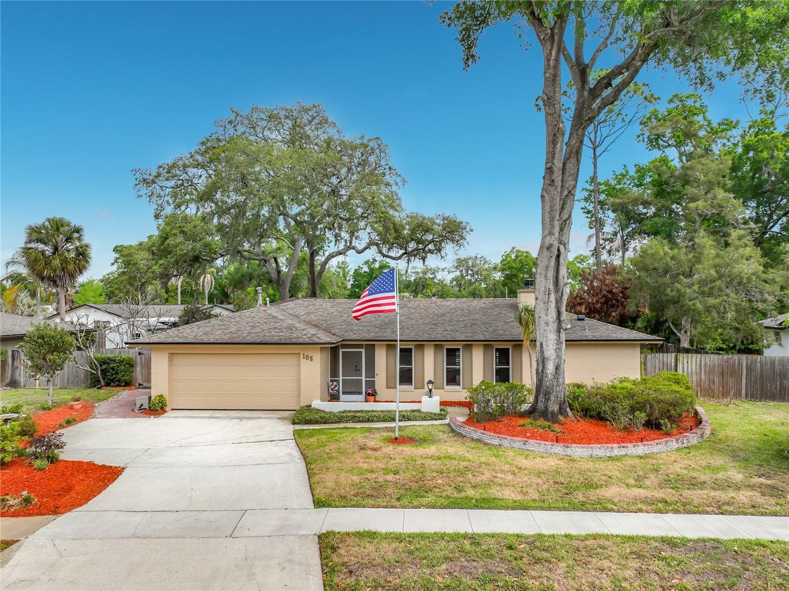 105 CEDAR OAK TRL