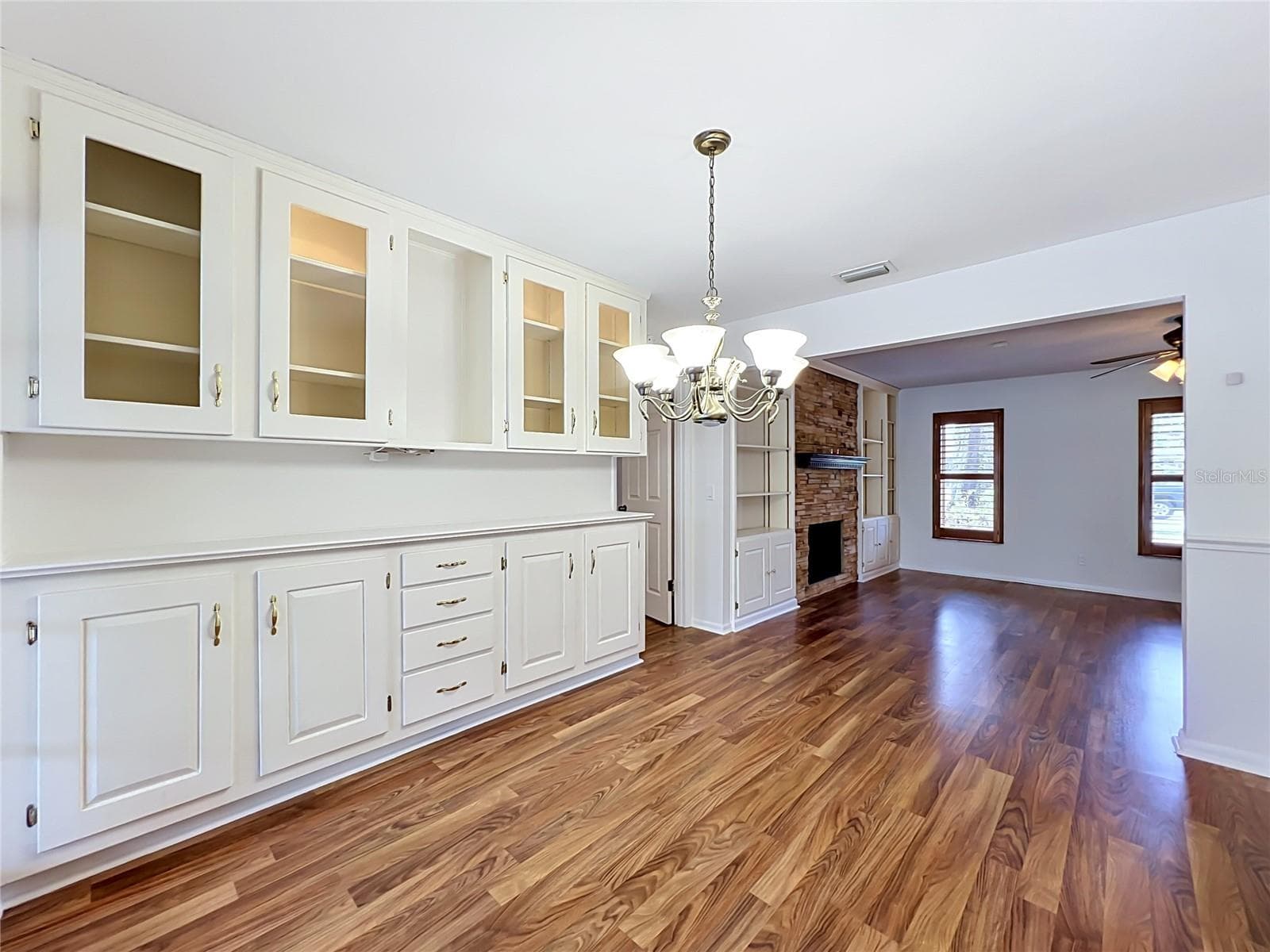 Custom handcrafted cabinets in dining area - 105 CEDAR OAK TRL, LONGWOOD