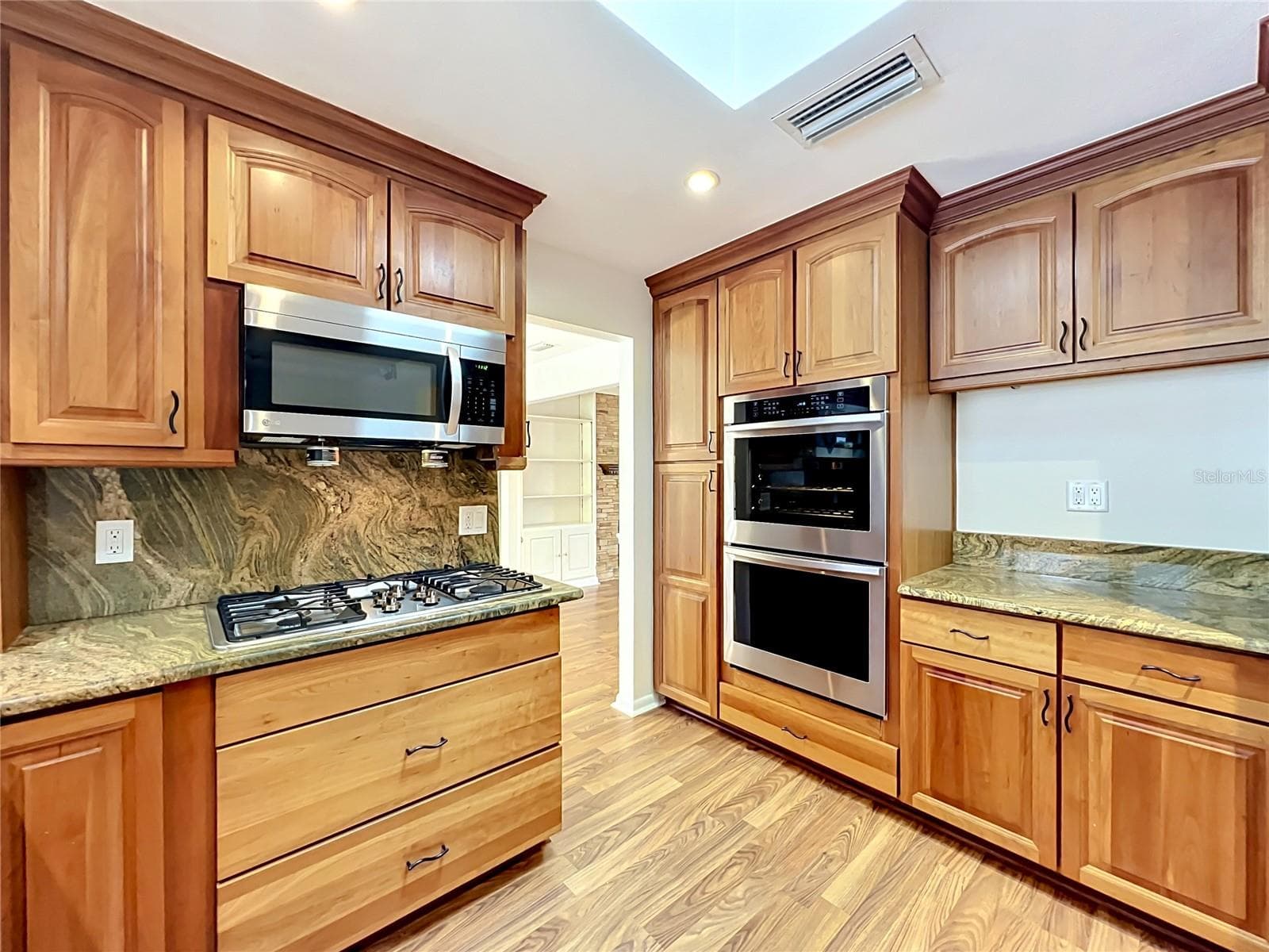 Quality Stainless appliances and cabinetry - 105 CEDAR OAK TRL, LONGWOOD