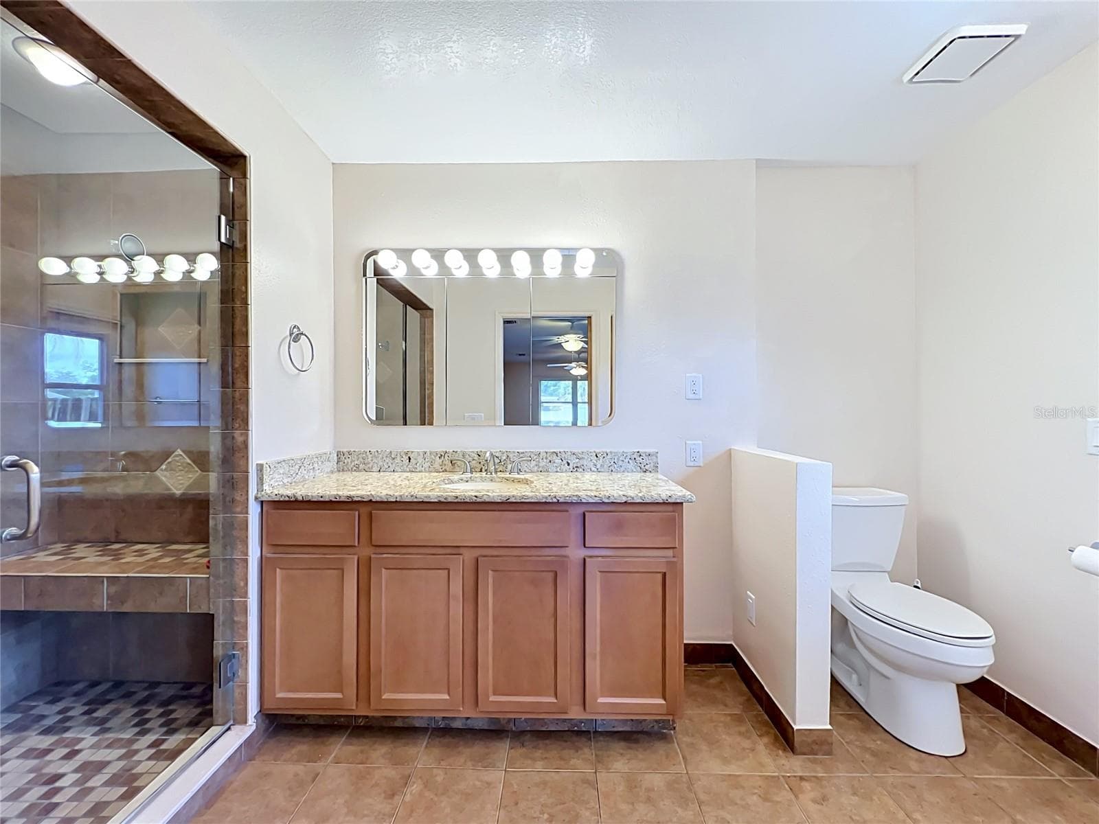 3rd full bath in in-law suite - 105 CEDAR OAK TRL, LONGWOOD