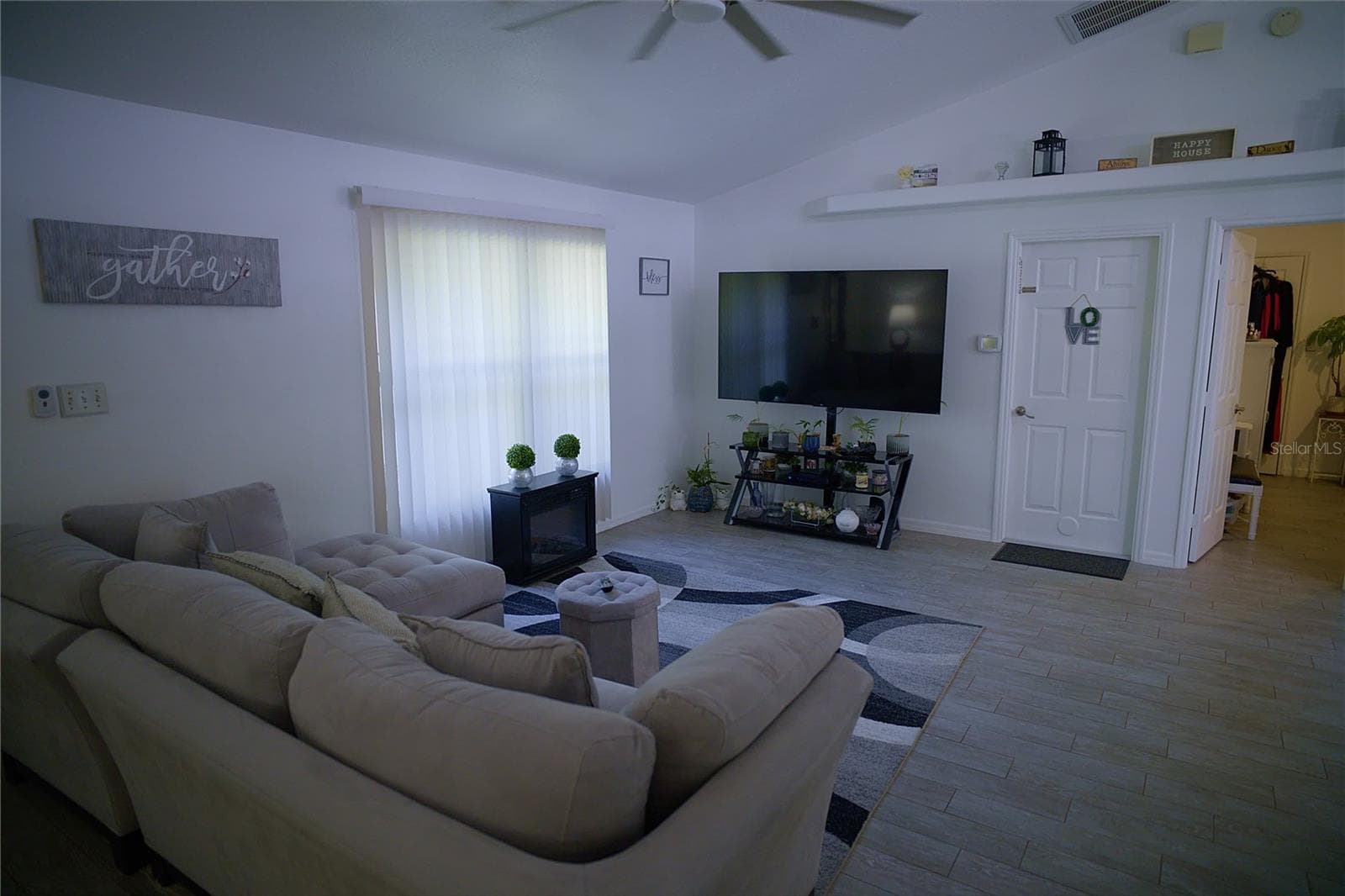 Single Family Residence at 408 RAYMOND ST, MINNEOLA, photo 8 of 21