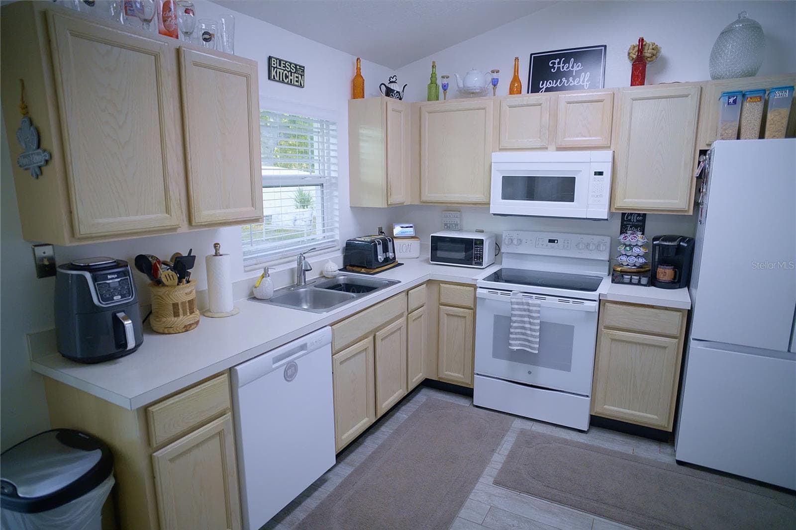 Single Family Residence at 408 RAYMOND ST, MINNEOLA, photo 10 of 21