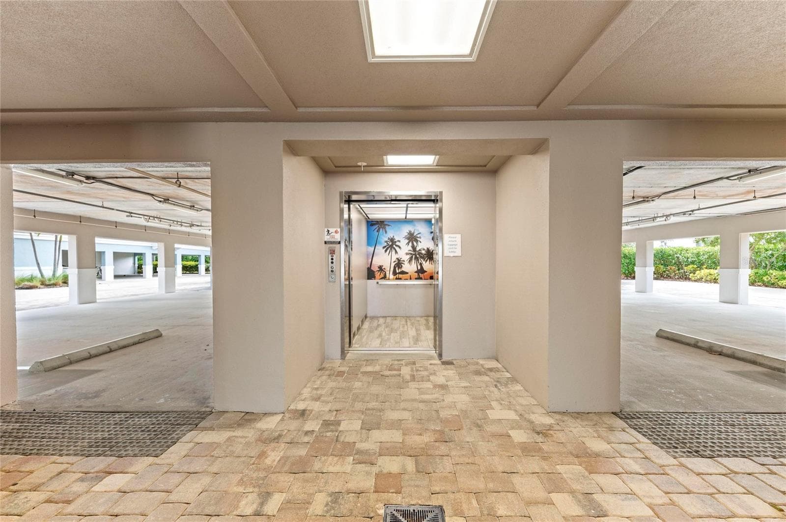 Condominium at 395 ARUBA CIR #402, BRADENTON, photo 6 of 100