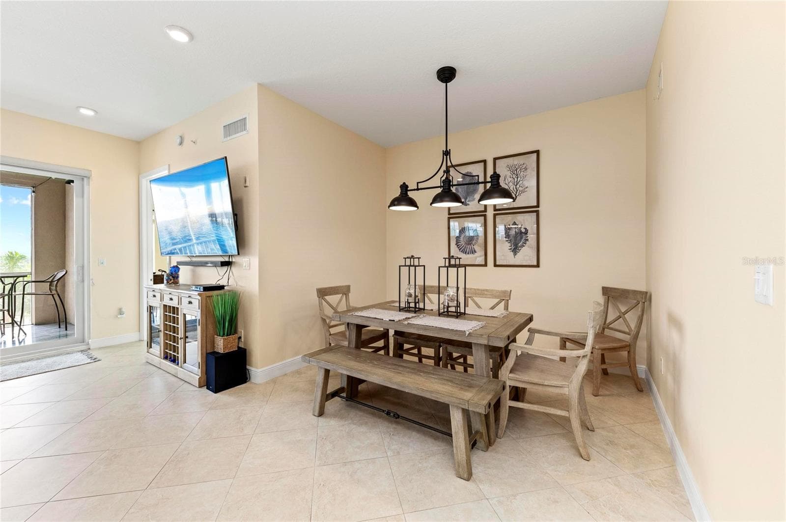 Condominium at 395 ARUBA CIR #402, BRADENTON, photo 10 of 100