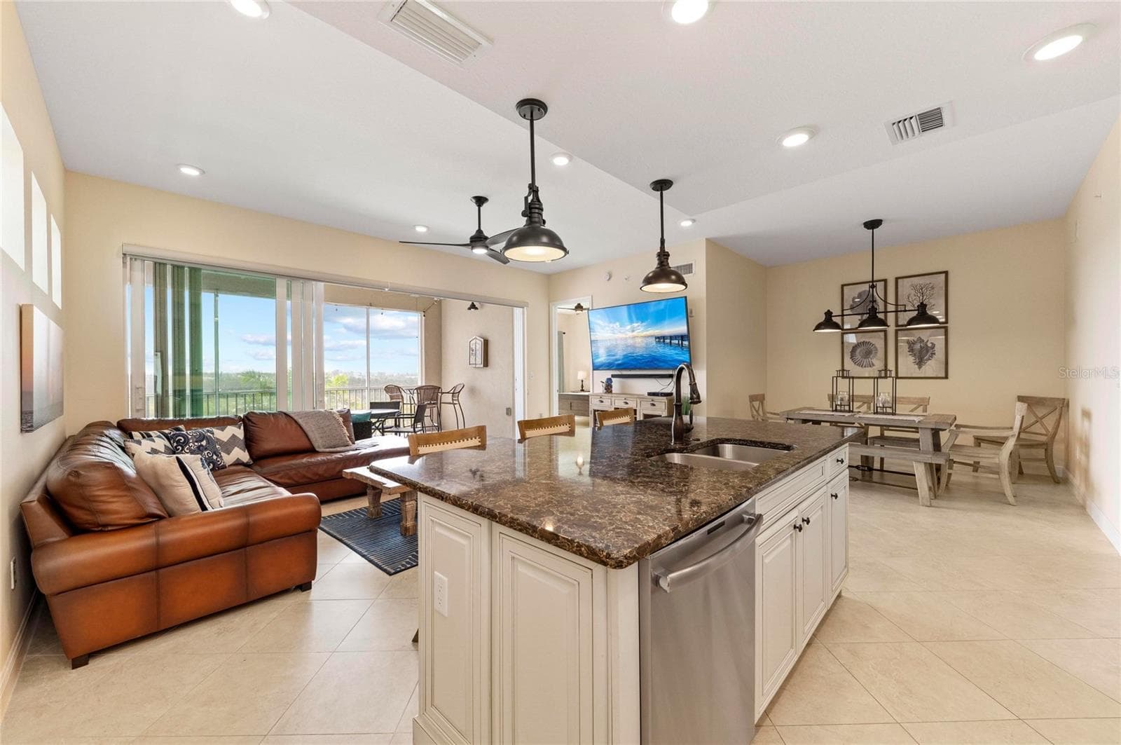 Condominium at 395 ARUBA CIR #402, BRADENTON, photo 19 of 100