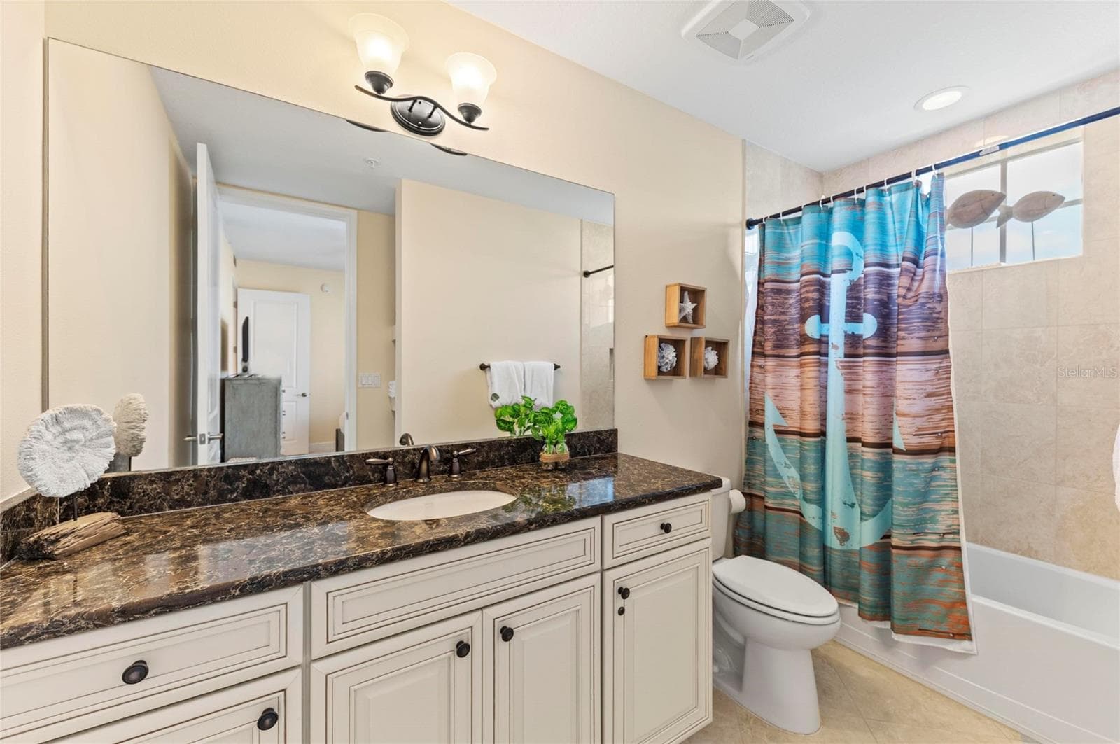 Condominium at 395 ARUBA CIR #402, BRADENTON, photo 33 of 100
