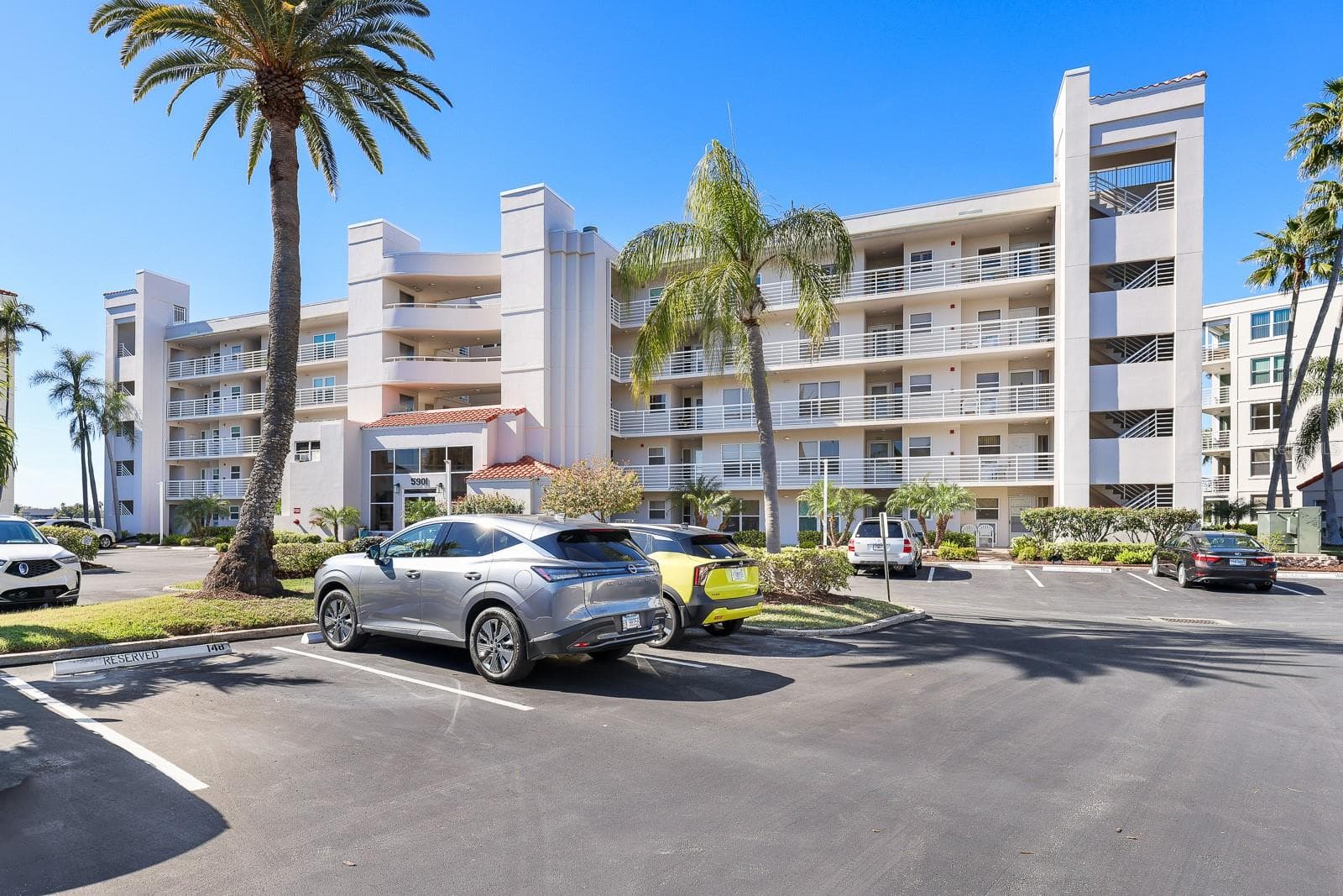 Condominium at 5901 BAHIA DEL MAR CIR #521, ST PETERSBURG, photo 3 of 58