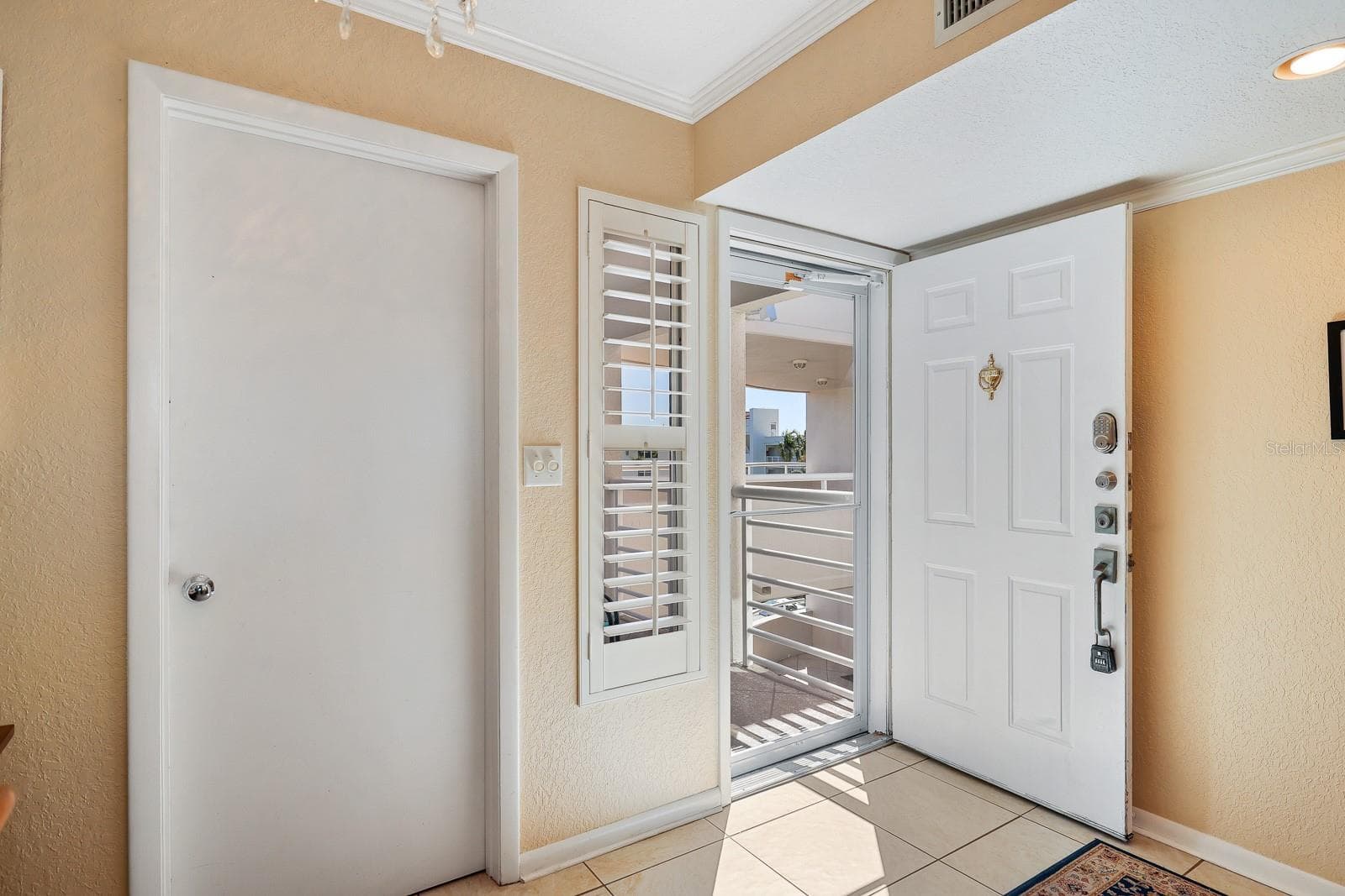 Condominium at 5901 BAHIA DEL MAR CIR #521, ST PETERSBURG, photo 5 of 58