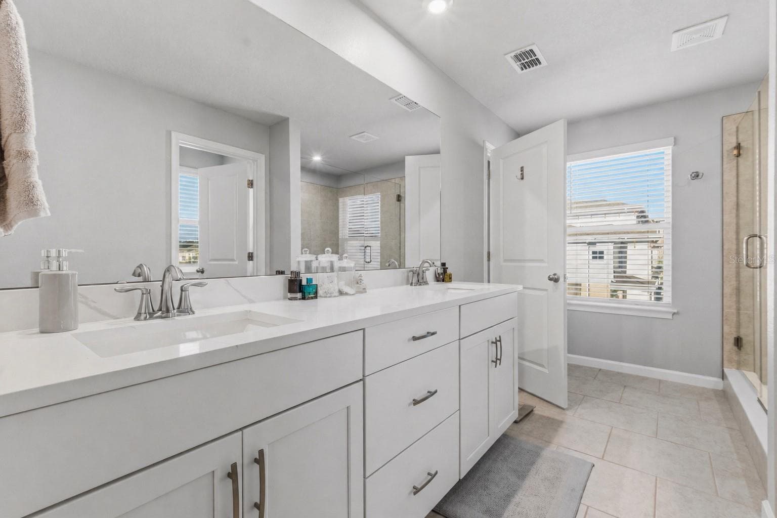 Master bathroom dual sinks - 4062 CLOUD HOPPER WAY, LUTZ