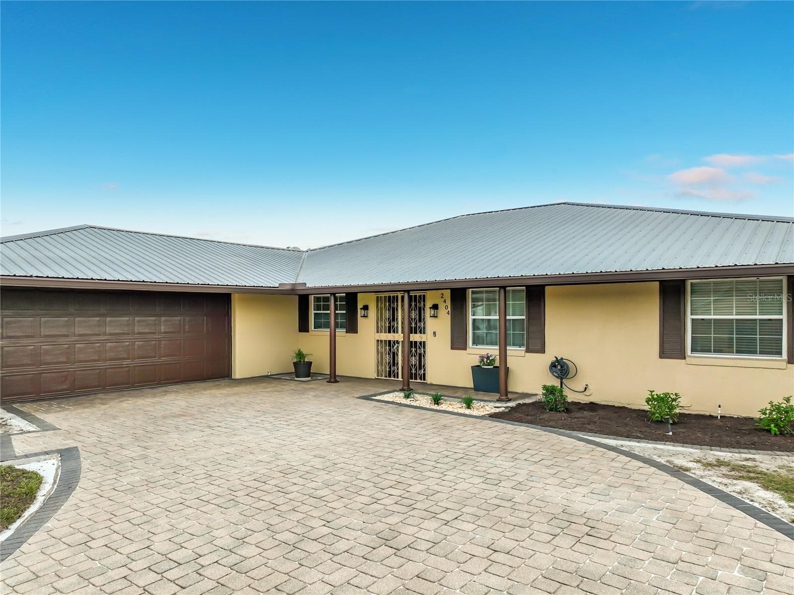2404 LAUDERDALE CT