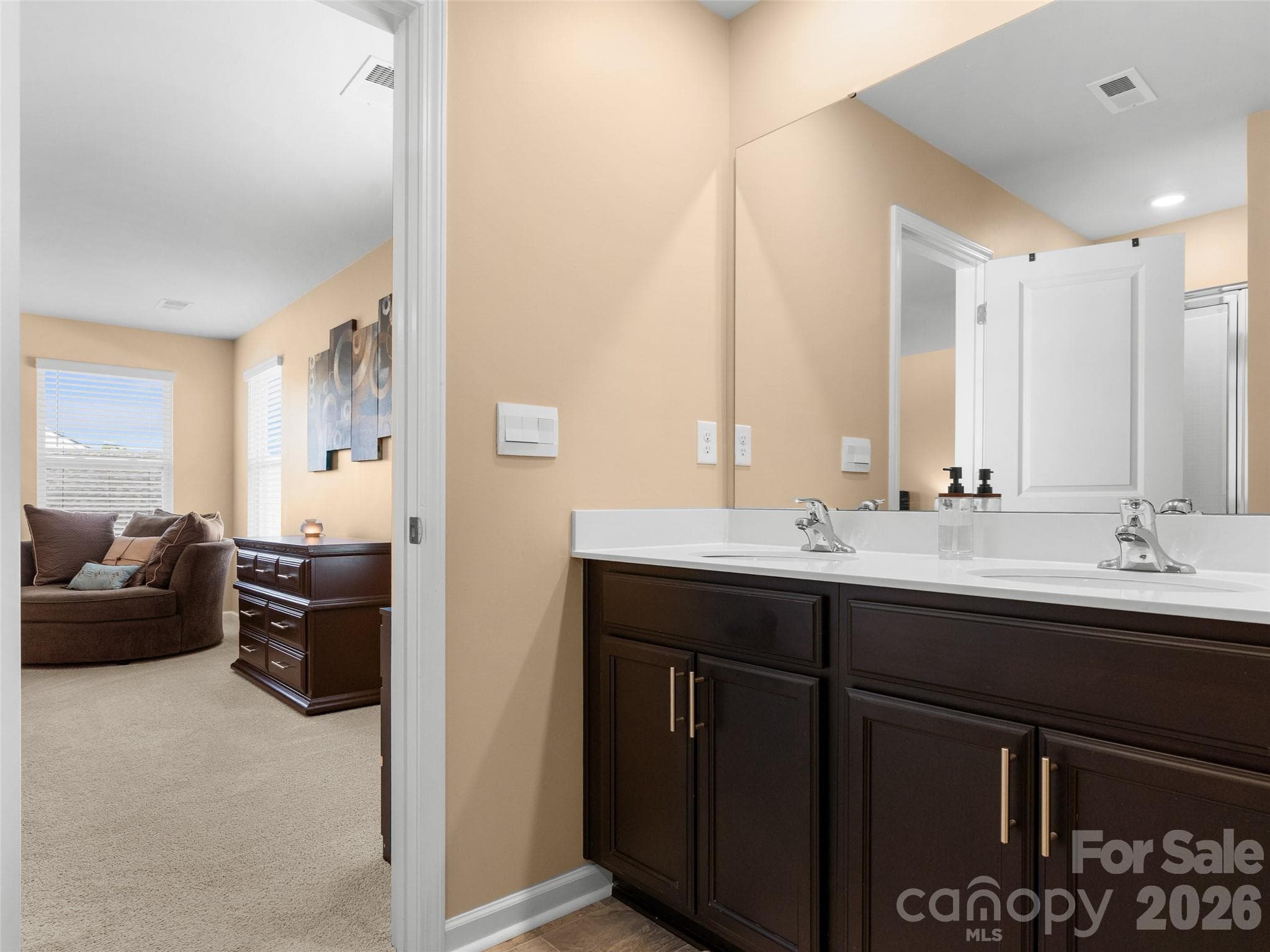 Primary Ensuite - 141 Wheatfield Road, Fletcher