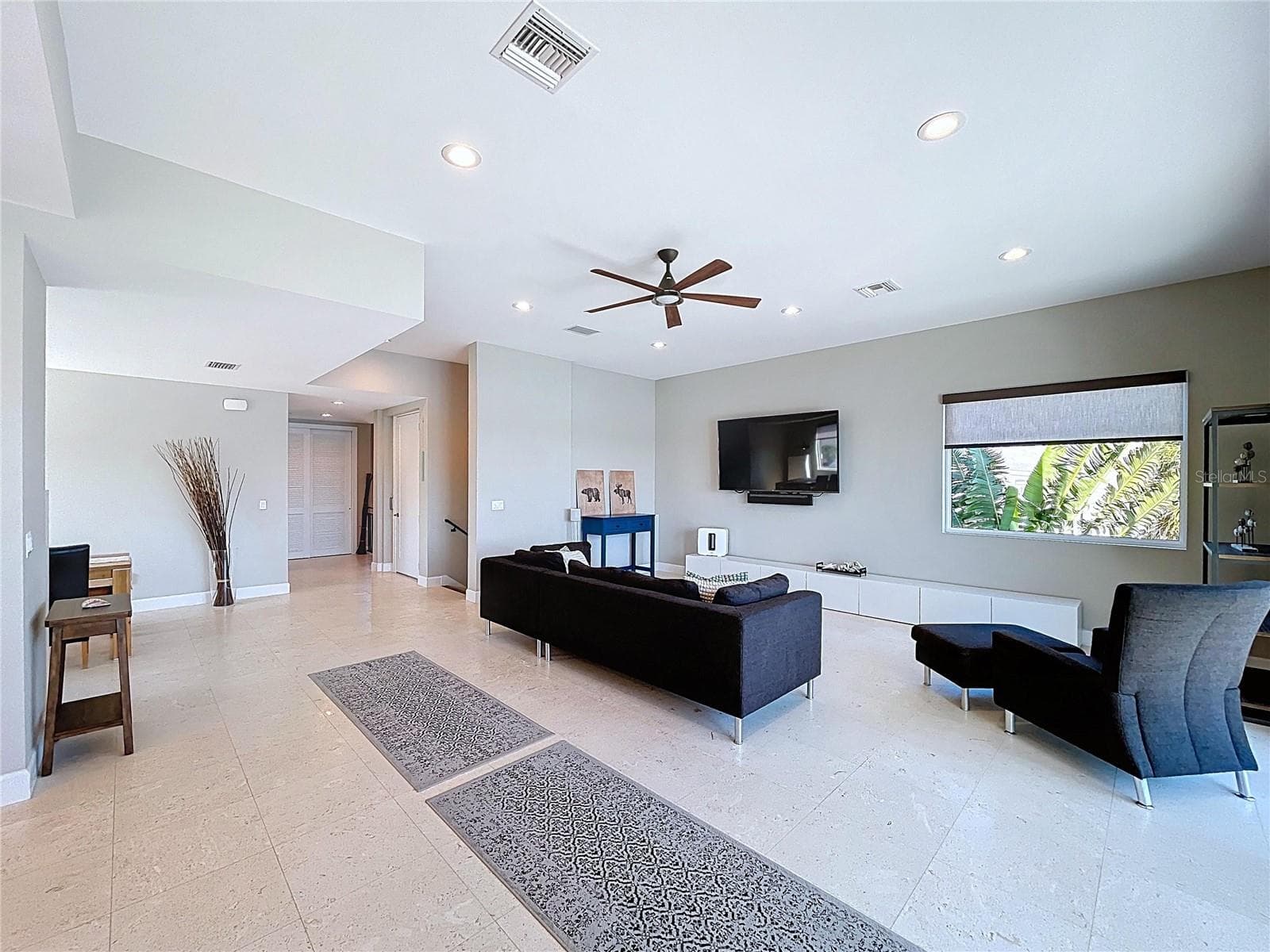 Single Family Residence at 306 BAY PLZ, TREASURE ISLAND, photo 10 of 75