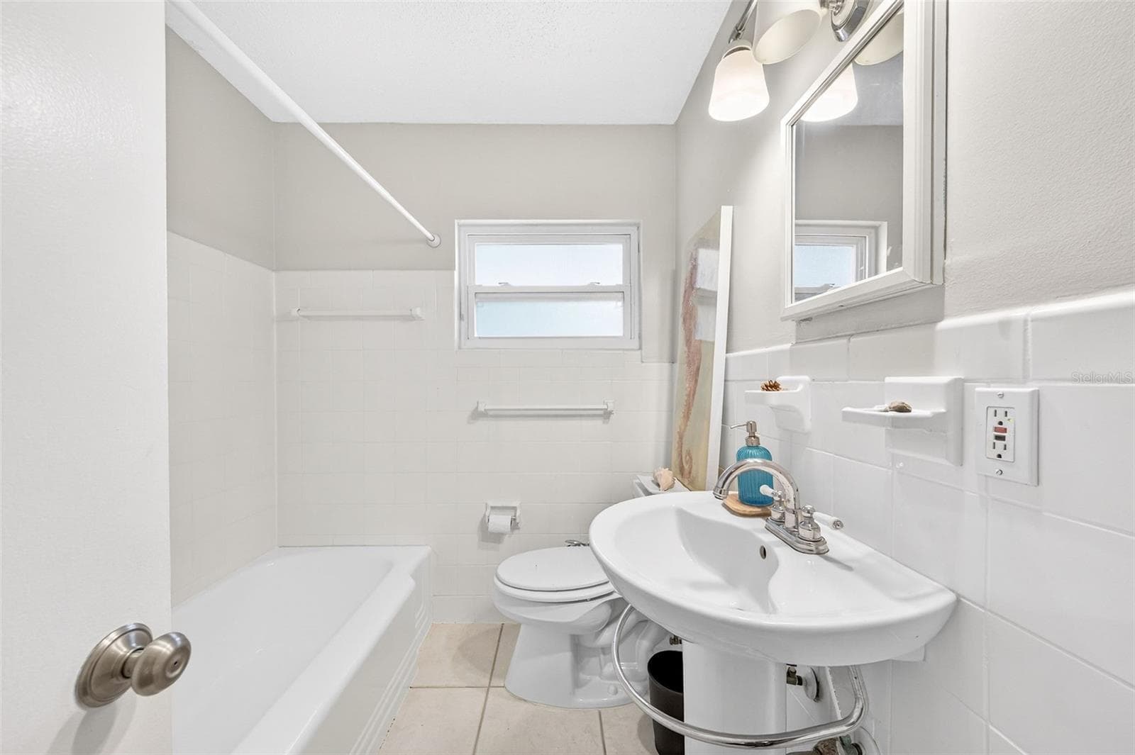 Guest Bathroom - 1448 CUMBIE ST, ORLANDO
