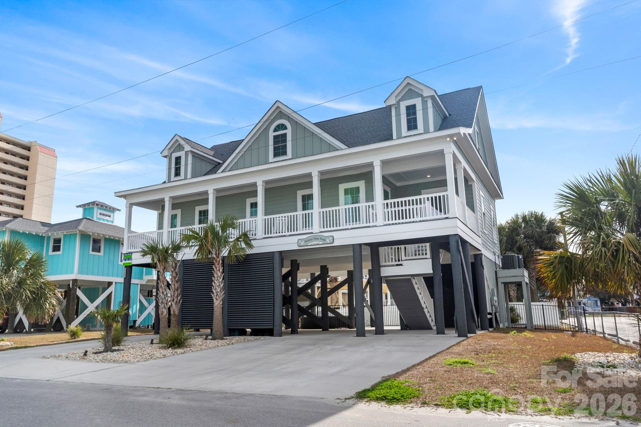 Single Family Residence at 119 Sunset Drive, Garden City, photo 2 of 44