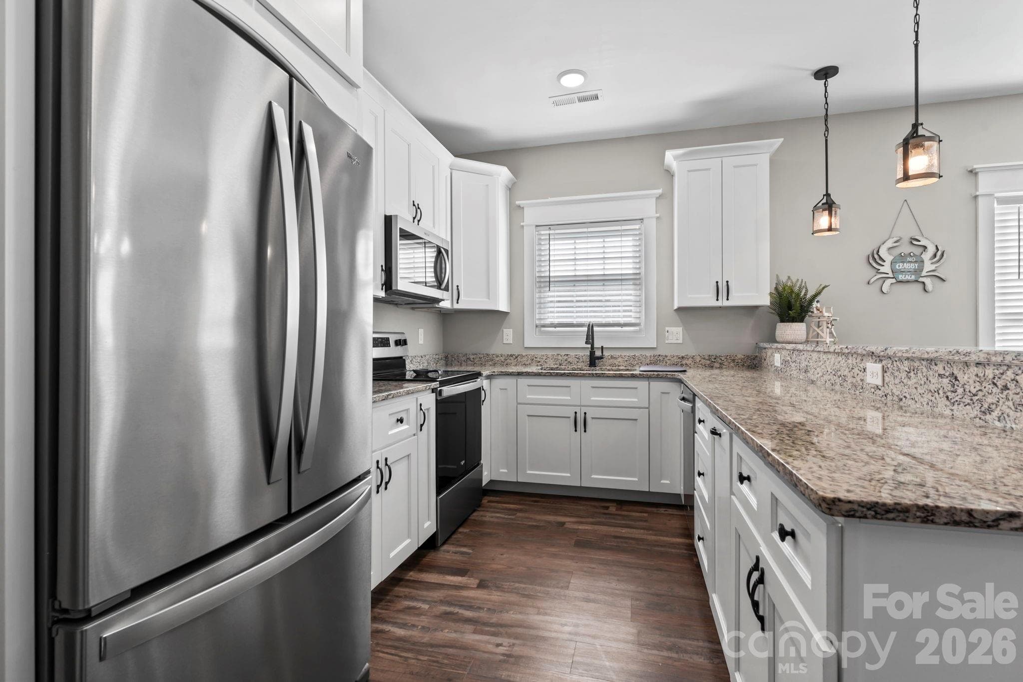 Single Family Residence at 119 Sunset Drive, Garden City, photo 11 of 44