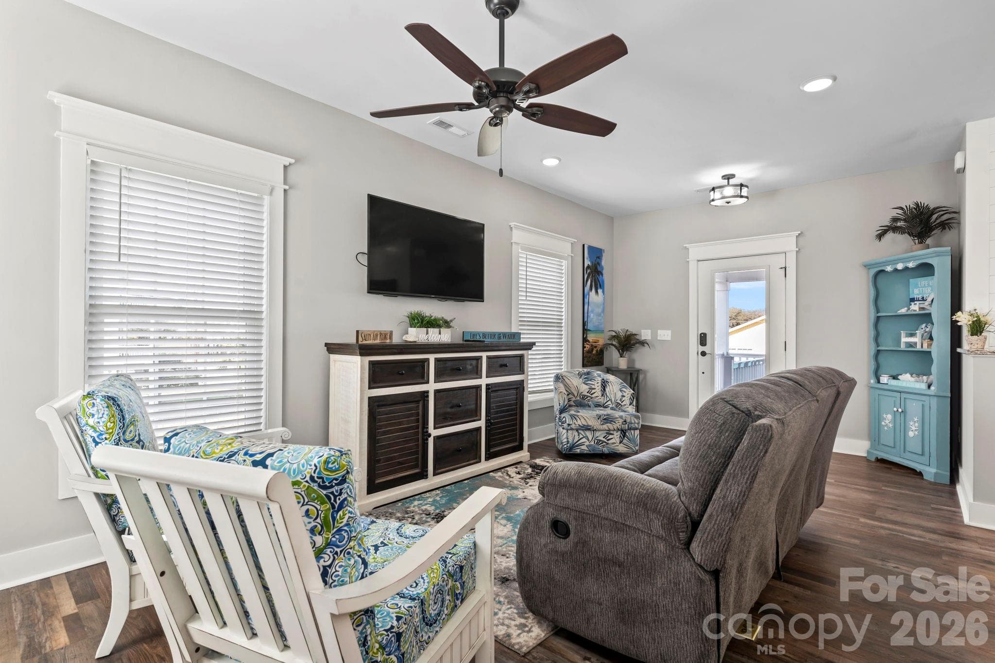 Single Family Residence at 119 Sunset Drive, Garden City, photo 15 of 44