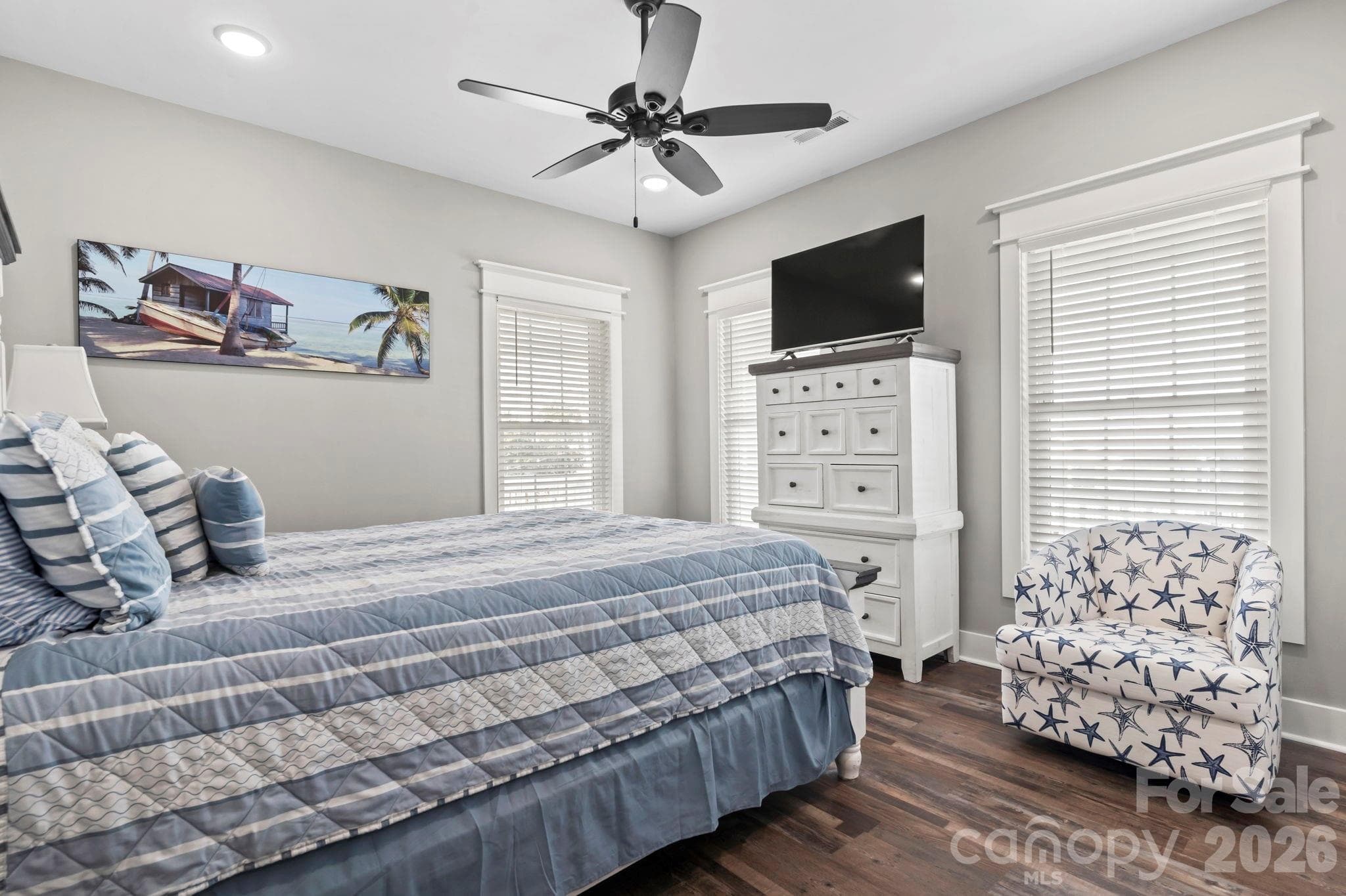 Single Family Residence at 119 Sunset Drive, Garden City, photo 24 of 44