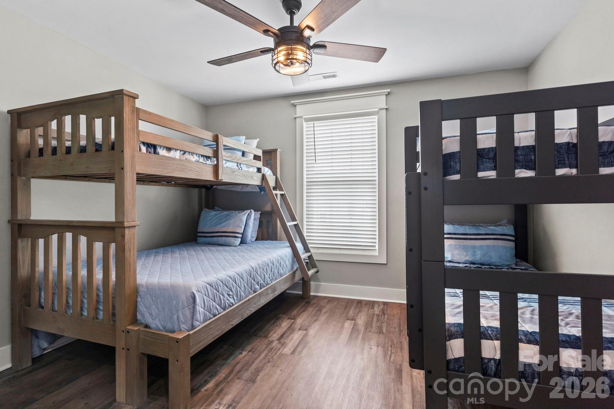Single Family Residence at 119 Sunset Drive, Garden City, photo 32 of 44