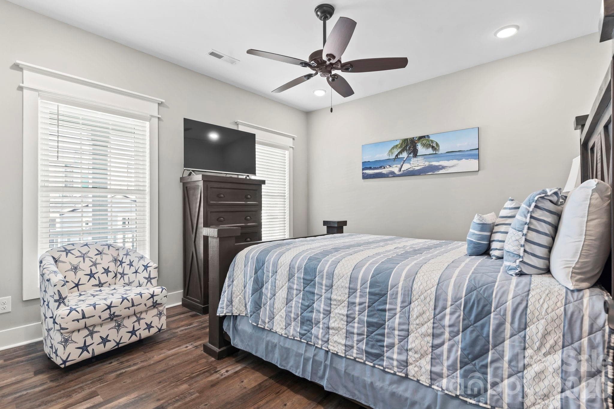 Single Family Residence at 119 Sunset Drive, Garden City, photo 35 of 44