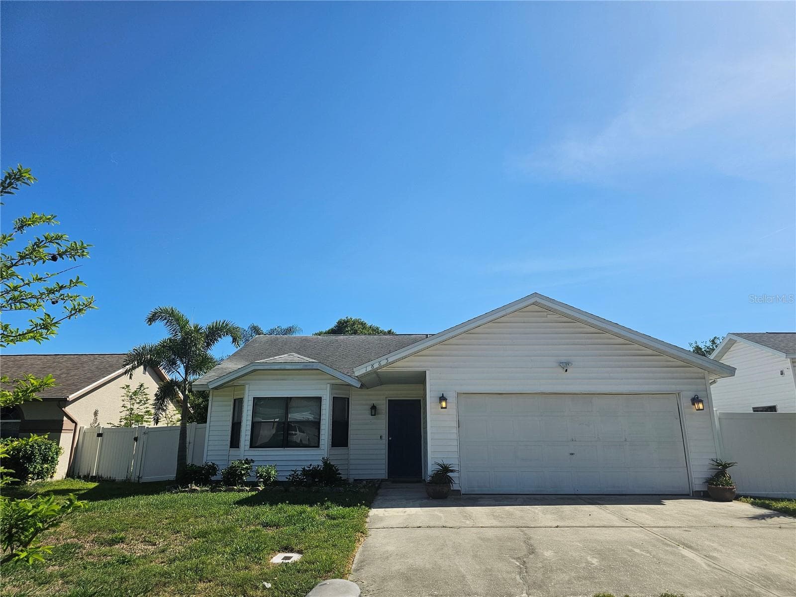 1885 FEATHER TREE CIR