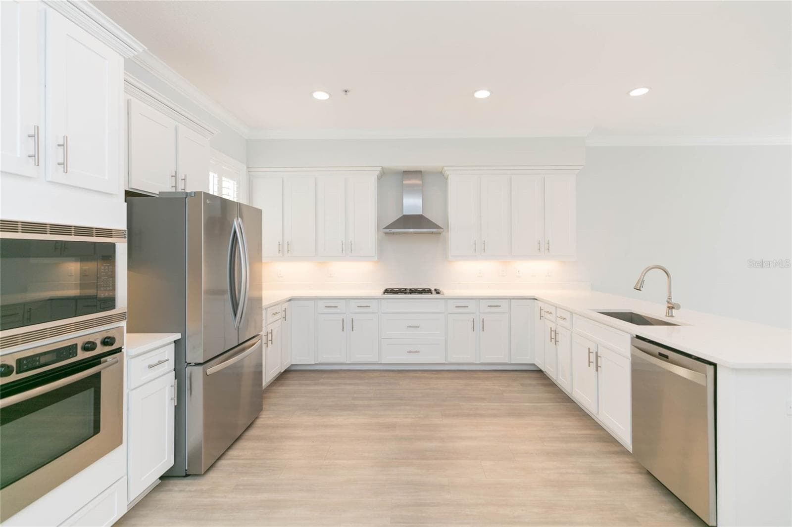 A chef-inspired kitchen - 114 E DAVIS BLVD #13, TAMPA
