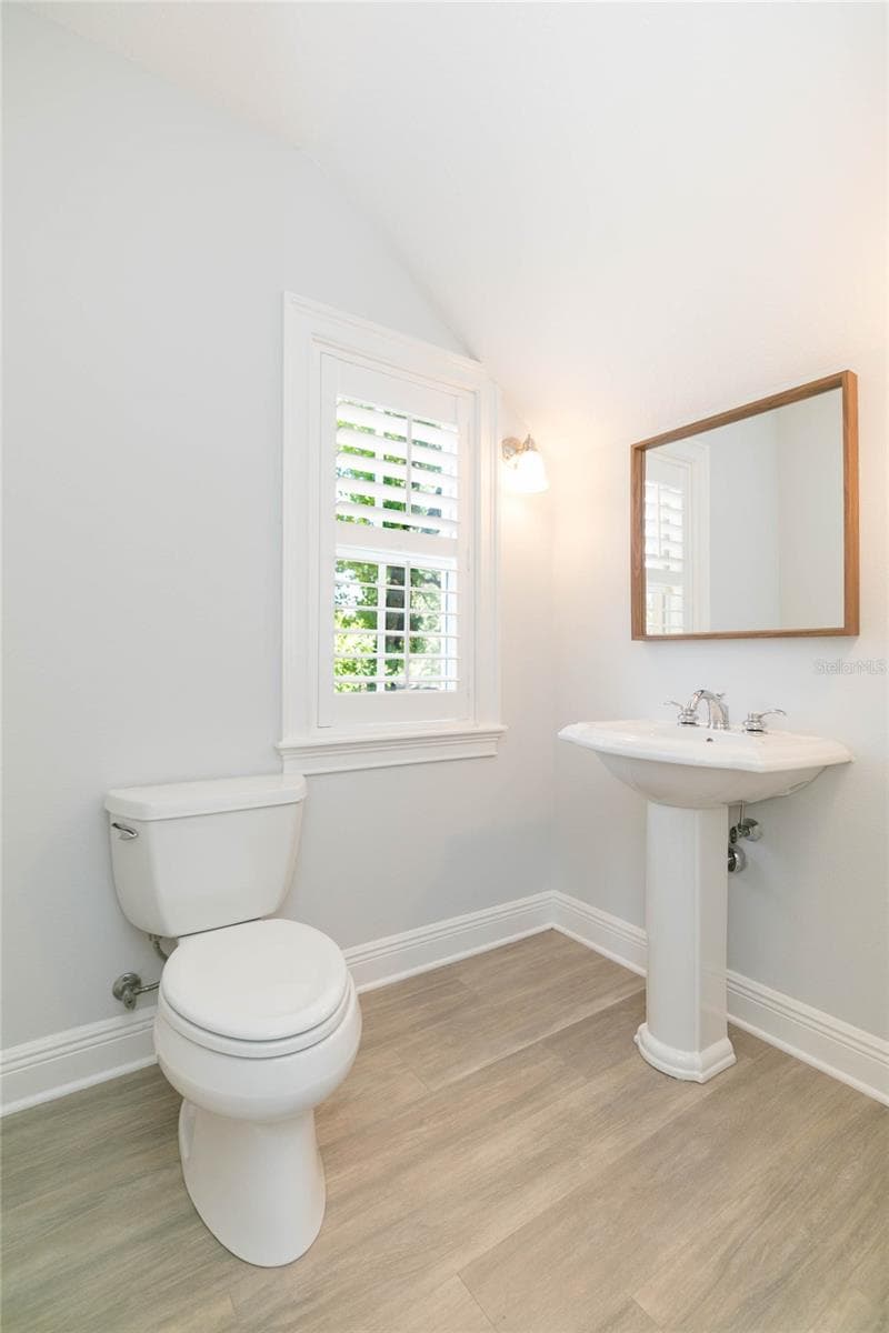 Powder Room is modern, stylish. - 114 E DAVIS BLVD #13, TAMPA