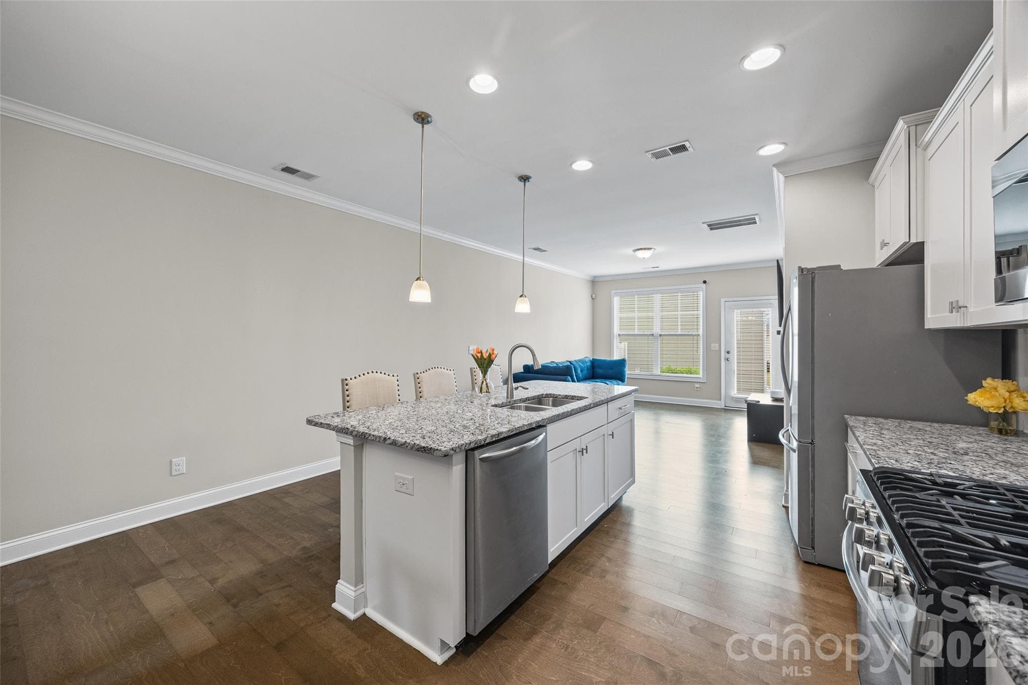 Townhouse at 979 Pennington Drive, Lancaster, photo 6 of 47