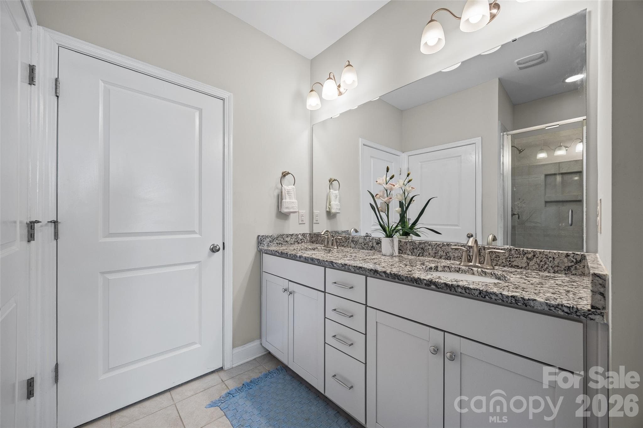 Townhouse at 979 Pennington Drive, Lancaster, photo 15 of 47