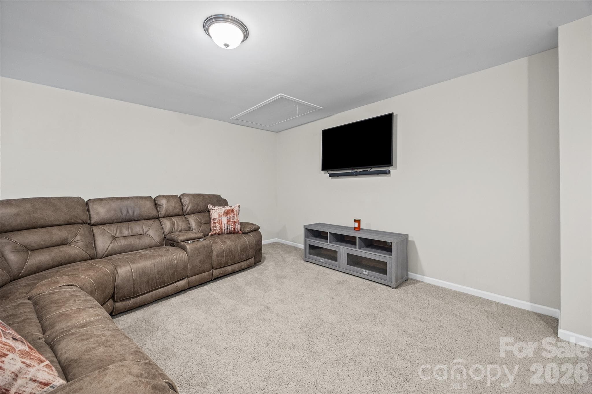 Townhouse at 979 Pennington Drive, Lancaster, photo 21 of 47