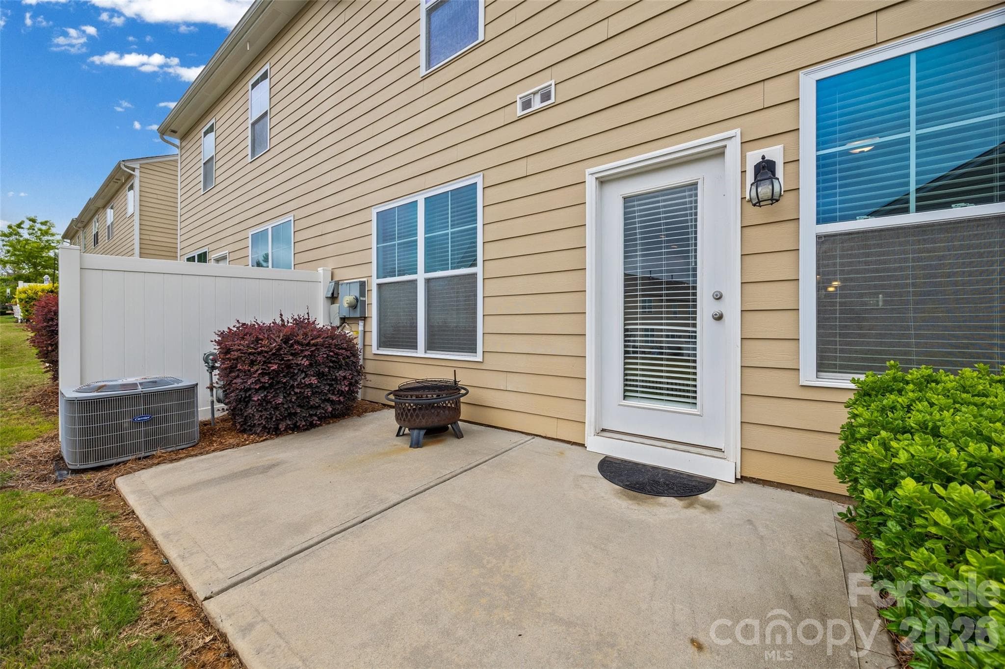 Townhouse at 979 Pennington Drive, Lancaster, photo 27 of 47