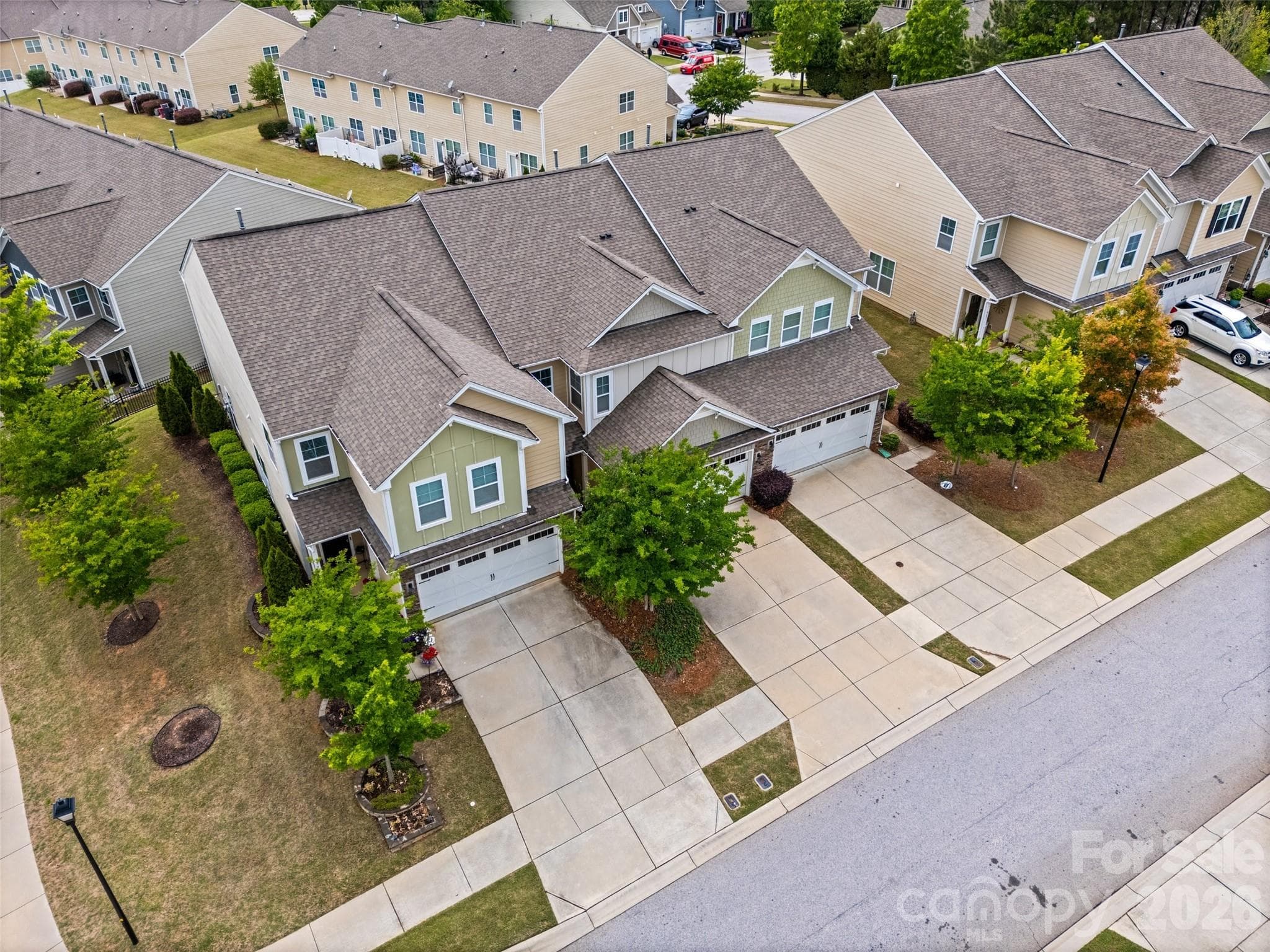 Townhouse at 979 Pennington Drive, Lancaster, photo 29 of 47