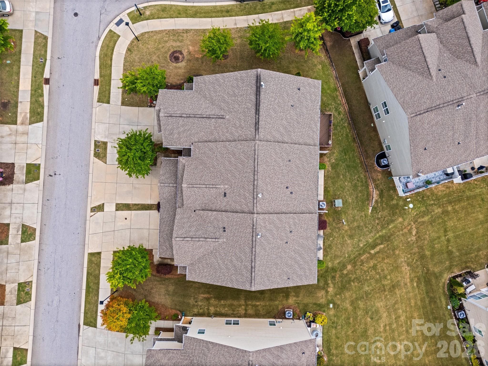 Townhouse at 979 Pennington Drive, Lancaster, photo 32 of 47