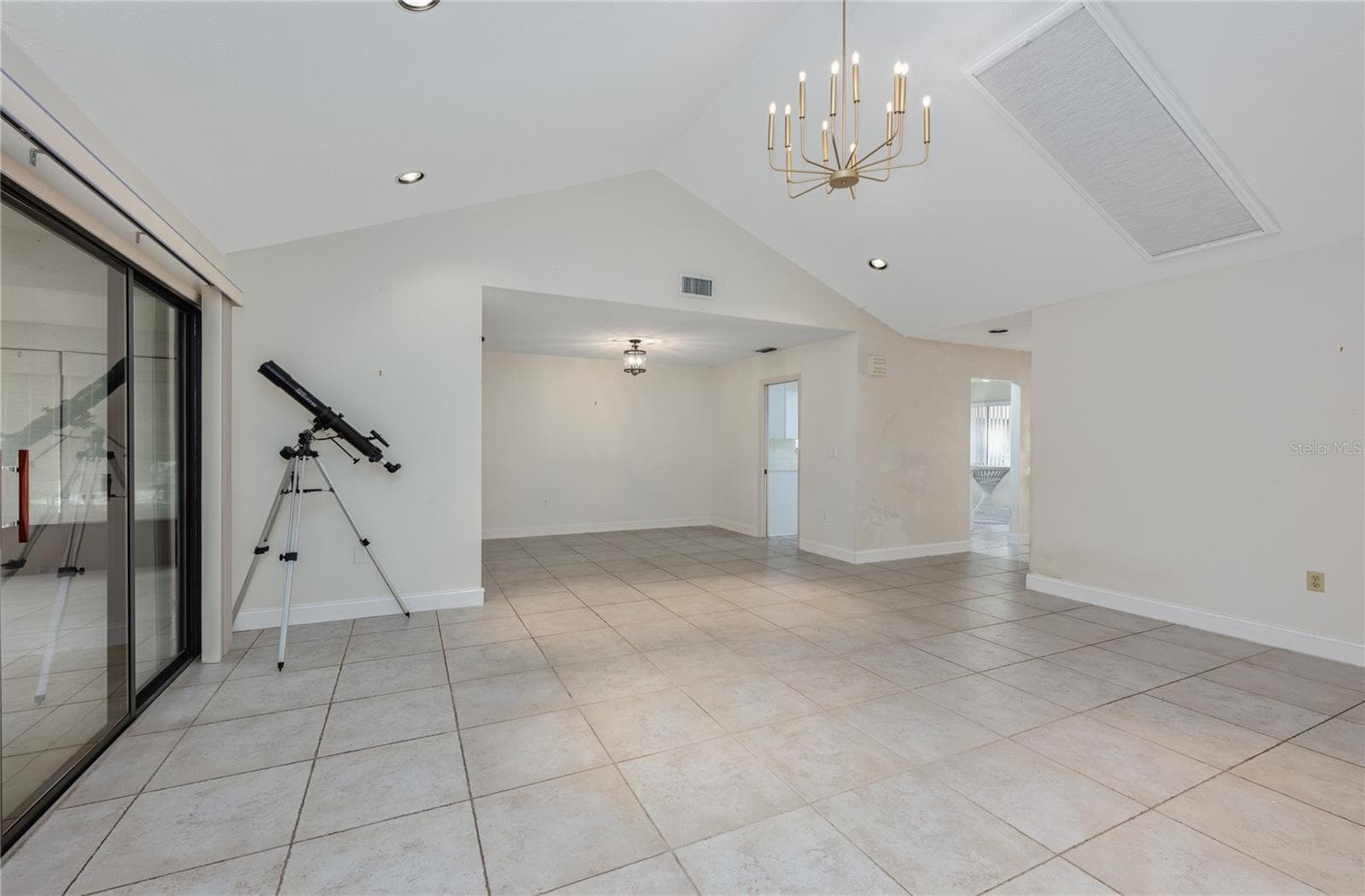Single Family Residence at 109 WATERWOOD DR, YALAHA, photo 9 of 53