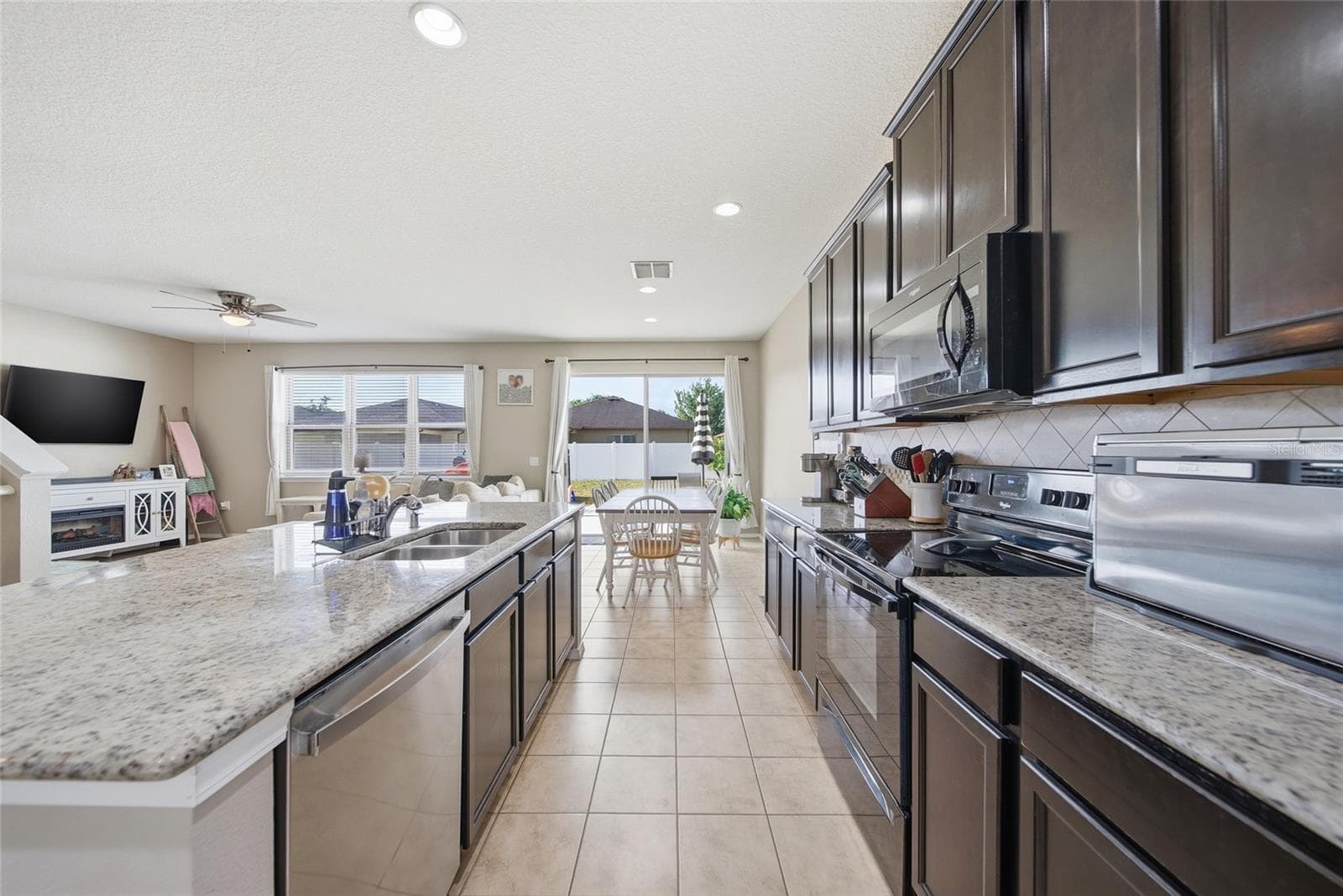 Kitchen & Dining Room - 15476 STONE HOUSE DR, BROOKSVILLE