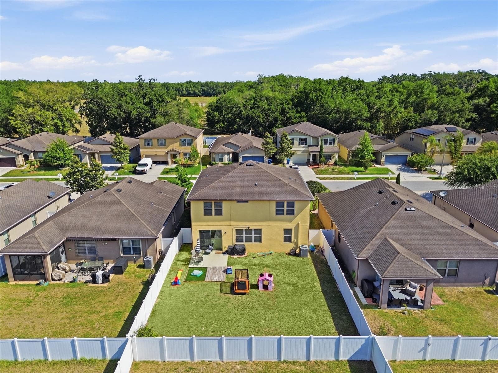 Single Family Residence at 15476 STONE HOUSE DR, BROOKSVILLE, photo 33 of 37