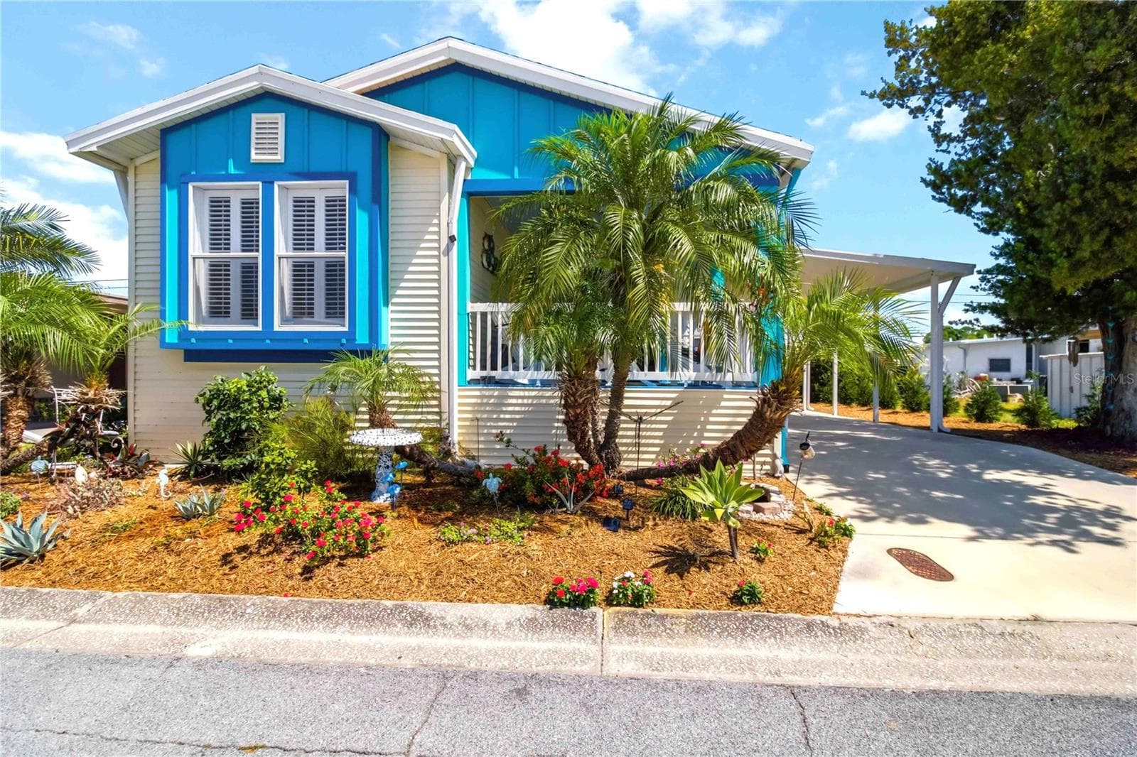 Manufactured Home at 915 50TH AVE W, BRADENTON, photo 2 of 48