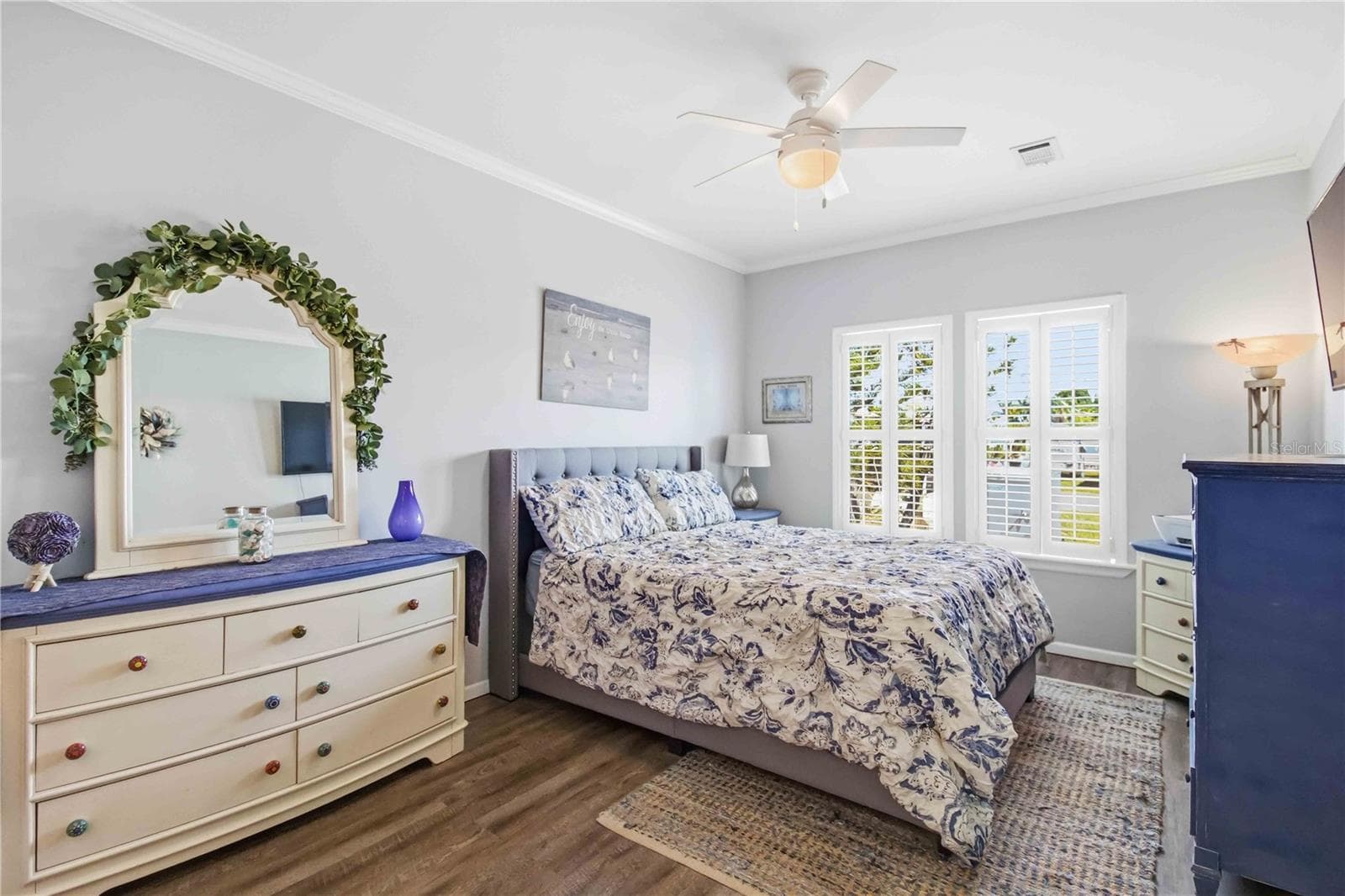 Primary bedroom is large, plenty of room to move around. - 915 50TH AVE W, BRADENTON