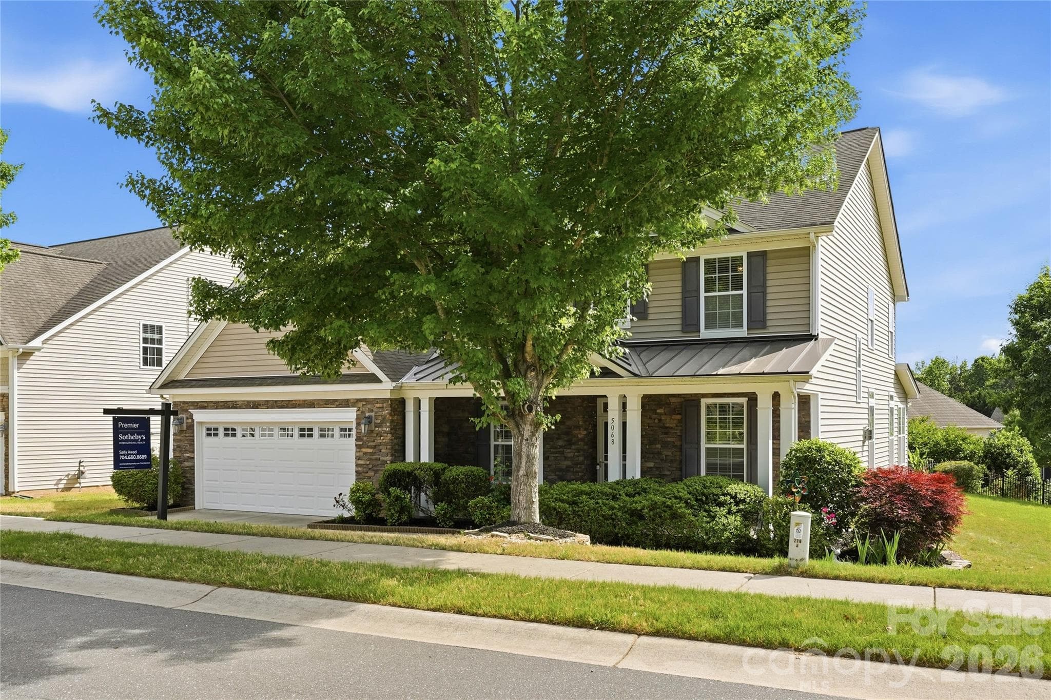 Single Family Residence at 5068 Gladiola Way, Tega Cay, photo 4 of 41
