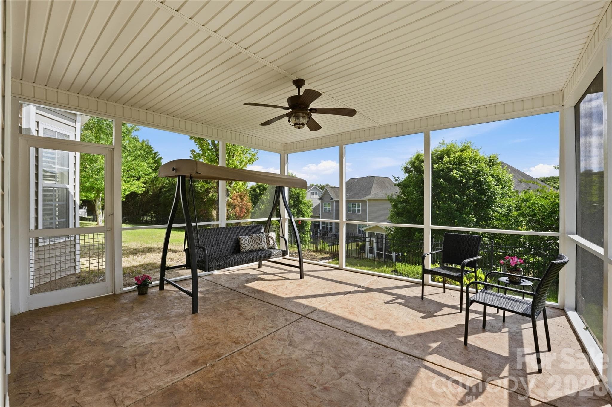 Covered screened back porch - 5068 Gladiola Way, Tega Cay