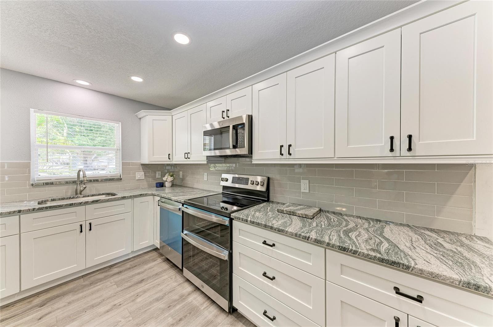 Single Family Residence at 2401 10TH ST W, PALMETTO, photo 15 of 46