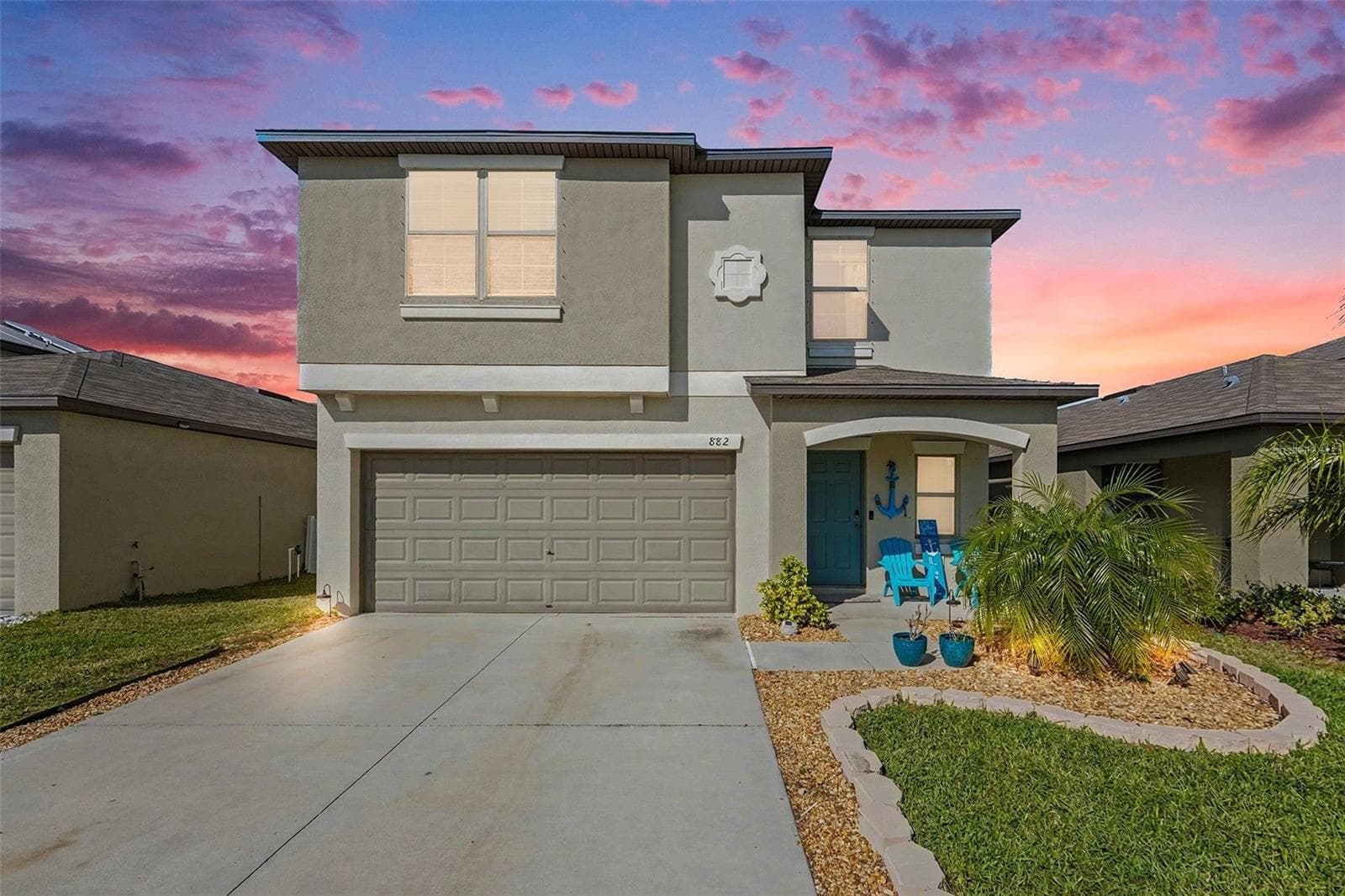 882 OLIVE CONCH ST