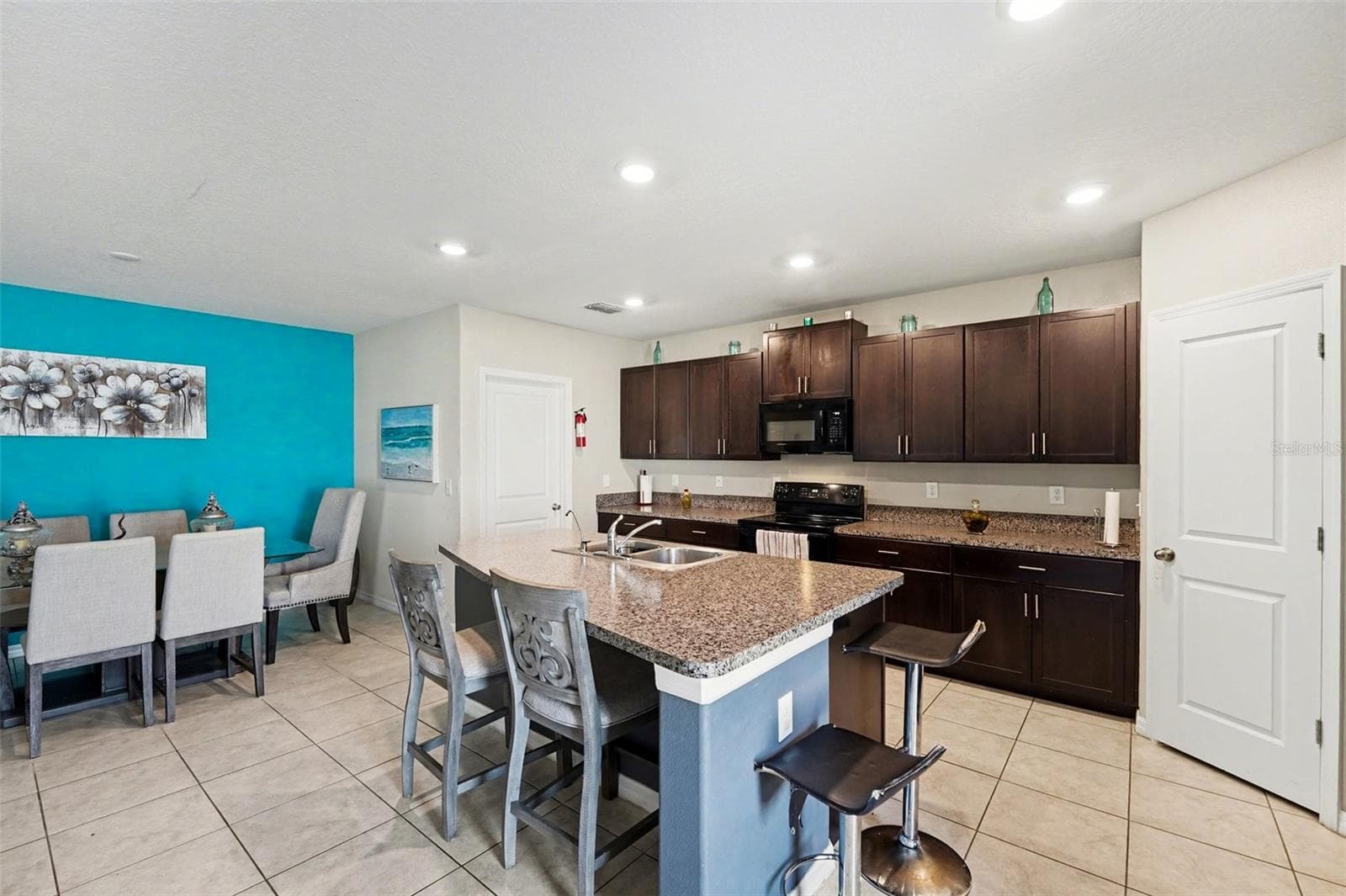 Single Family Residence at 882 OLIVE CONCH ST, RUSKIN, photo 8 of 36