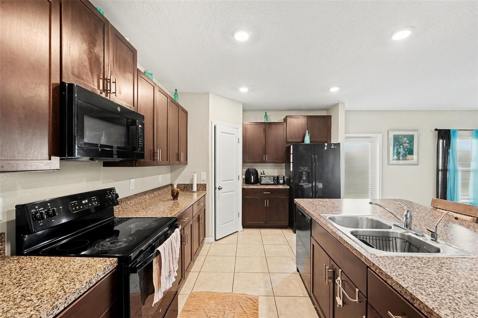 Single Family Residence at 882 OLIVE CONCH ST, RUSKIN, photo 9 of 36
