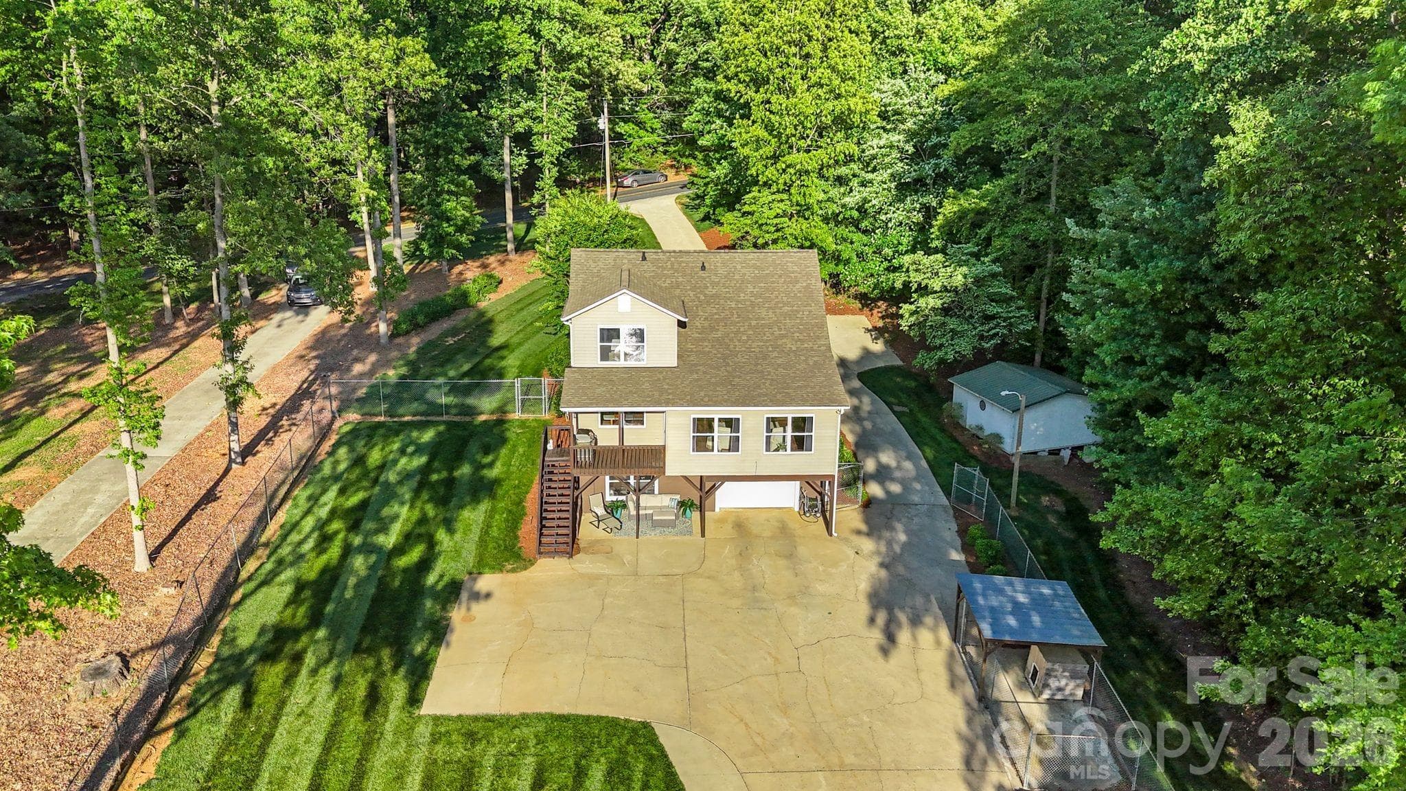 Single Family Residence at 710 Riverwood Drive, Lexington, photo 3 of 46