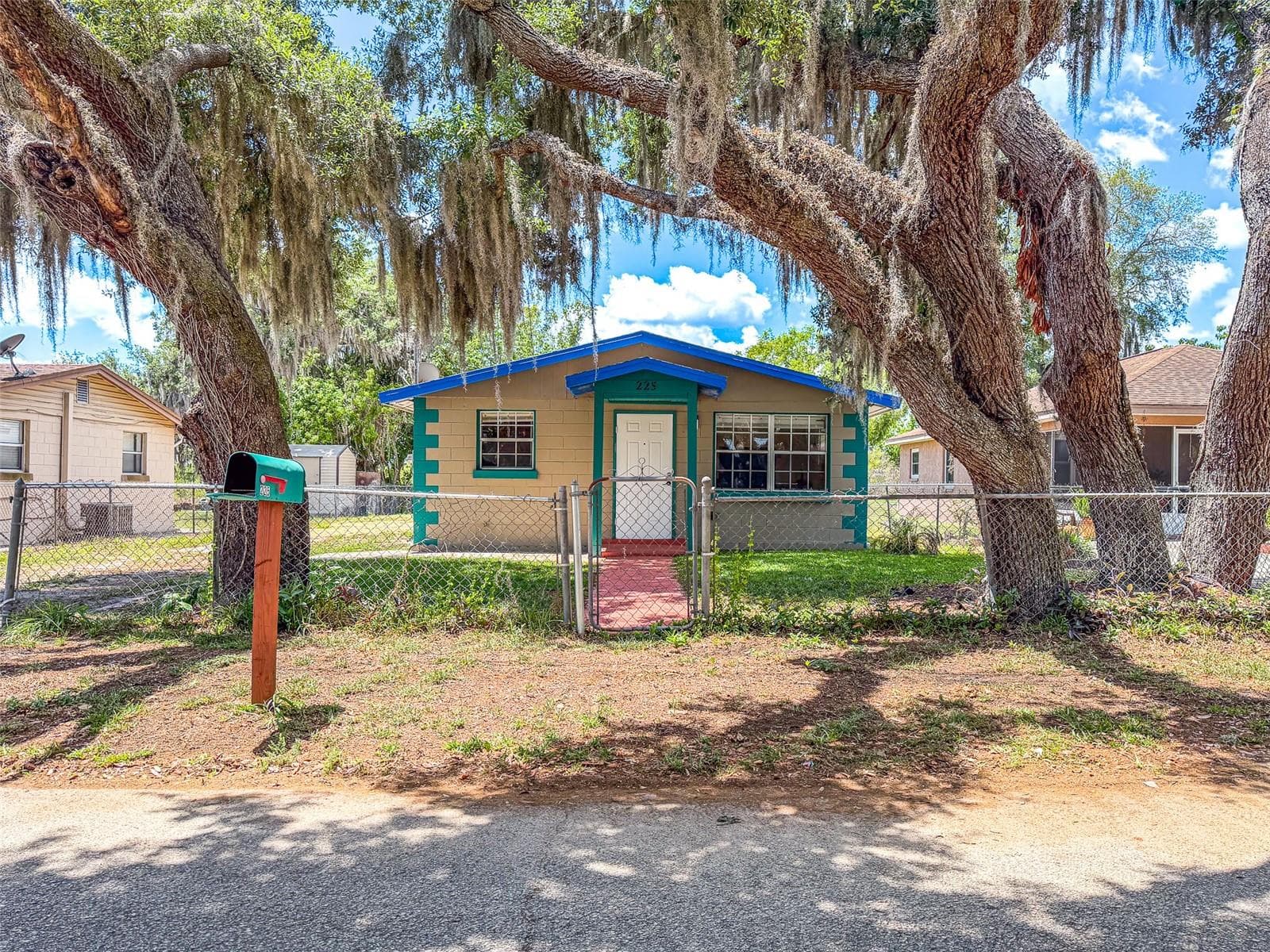 Single Family Residence at 225 W NORTHSIDE DR, LAKE WALES, photo 24 of 27
