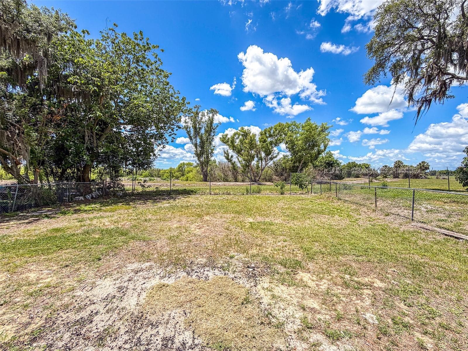 Single Family Residence at 225 W NORTHSIDE DR, LAKE WALES, photo 25 of 27