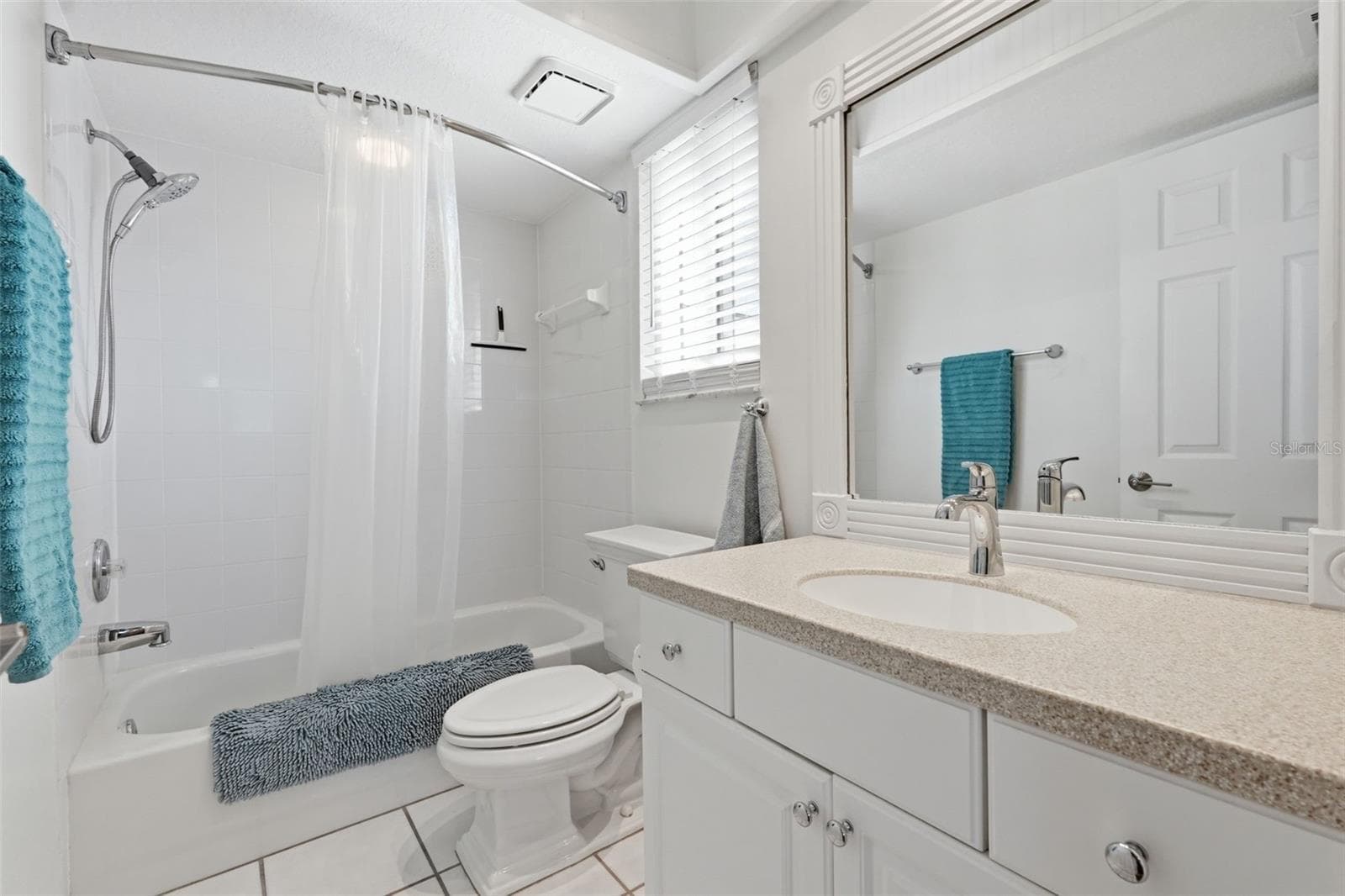 Front North Facing Bathroom - 14837 SEMINOLE TRL, SEMINOLE