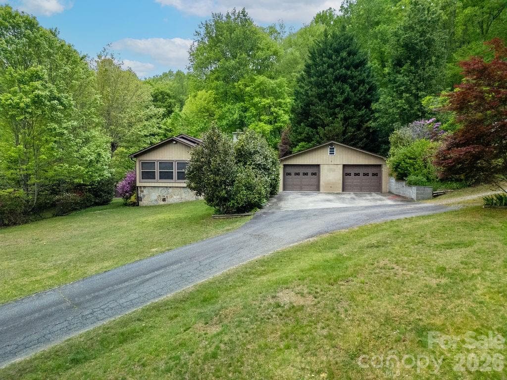 Beautiful Yard - 520 Blythe Road, Pisgah Forest